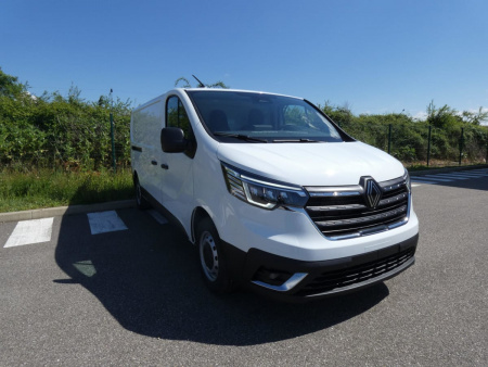 336715_p2 - RENAULT - TRAFIC - 2025