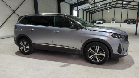 43534_p28 - PEUGEOT - 5008 - 2023