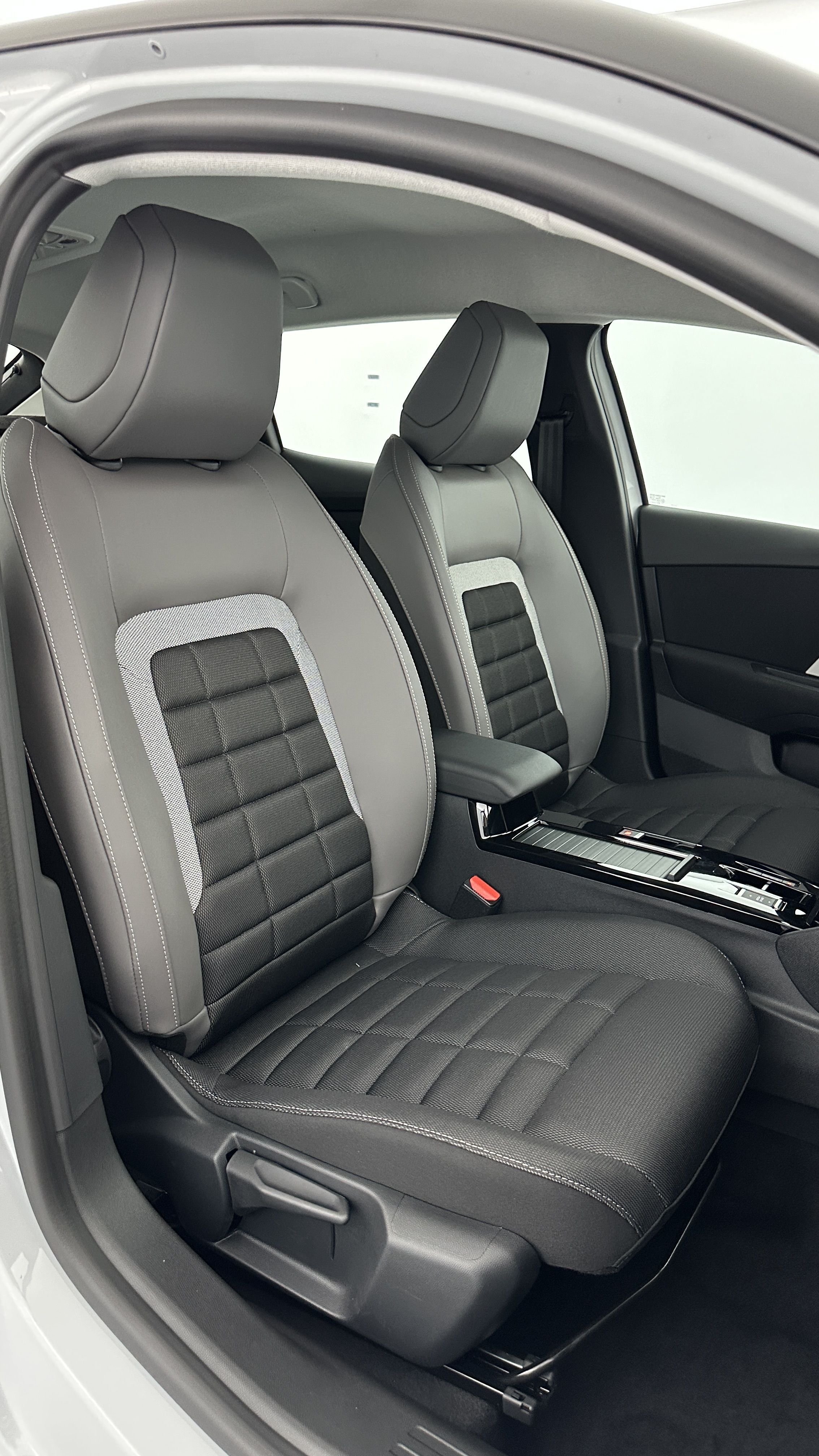 GLI00002597_p53 - CITROEN - C4 - 2025 - photo 21