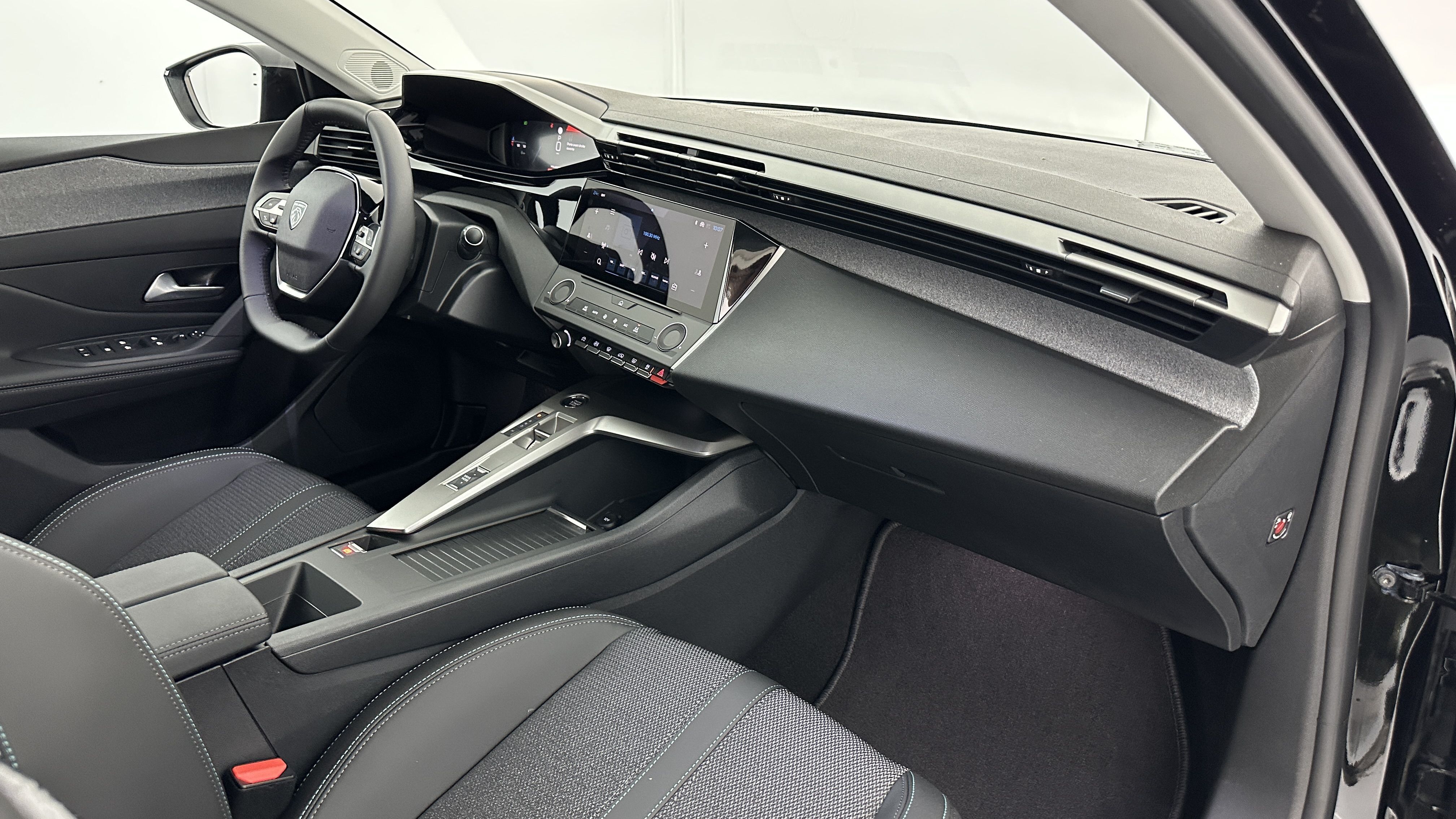 GLI00002664_p53 - PEUGEOT - 308 SW - 2025 - photo 8