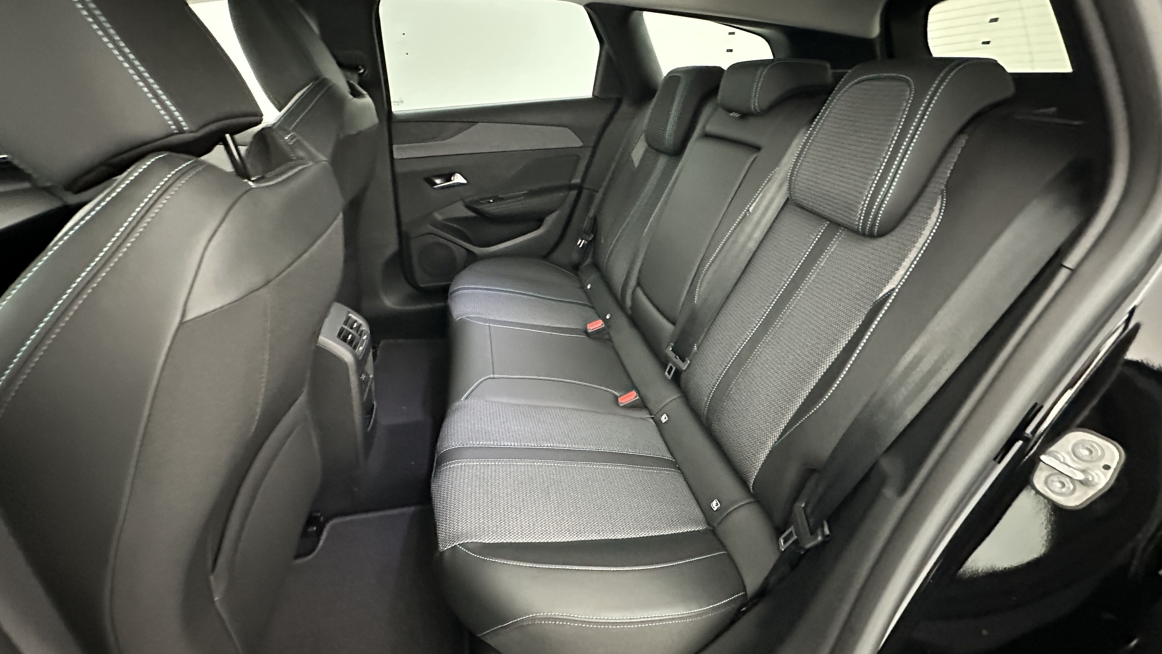 GLI00002665_p53 - PEUGEOT - 308 SW - 2025 - photo 9