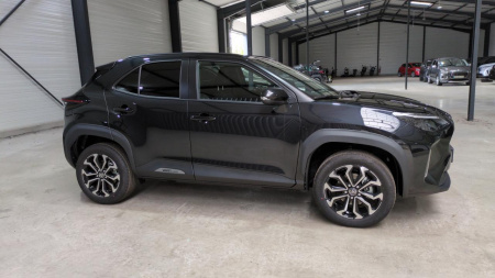 45493_p28 - TOYOTA - YARIS CROSS - 2025