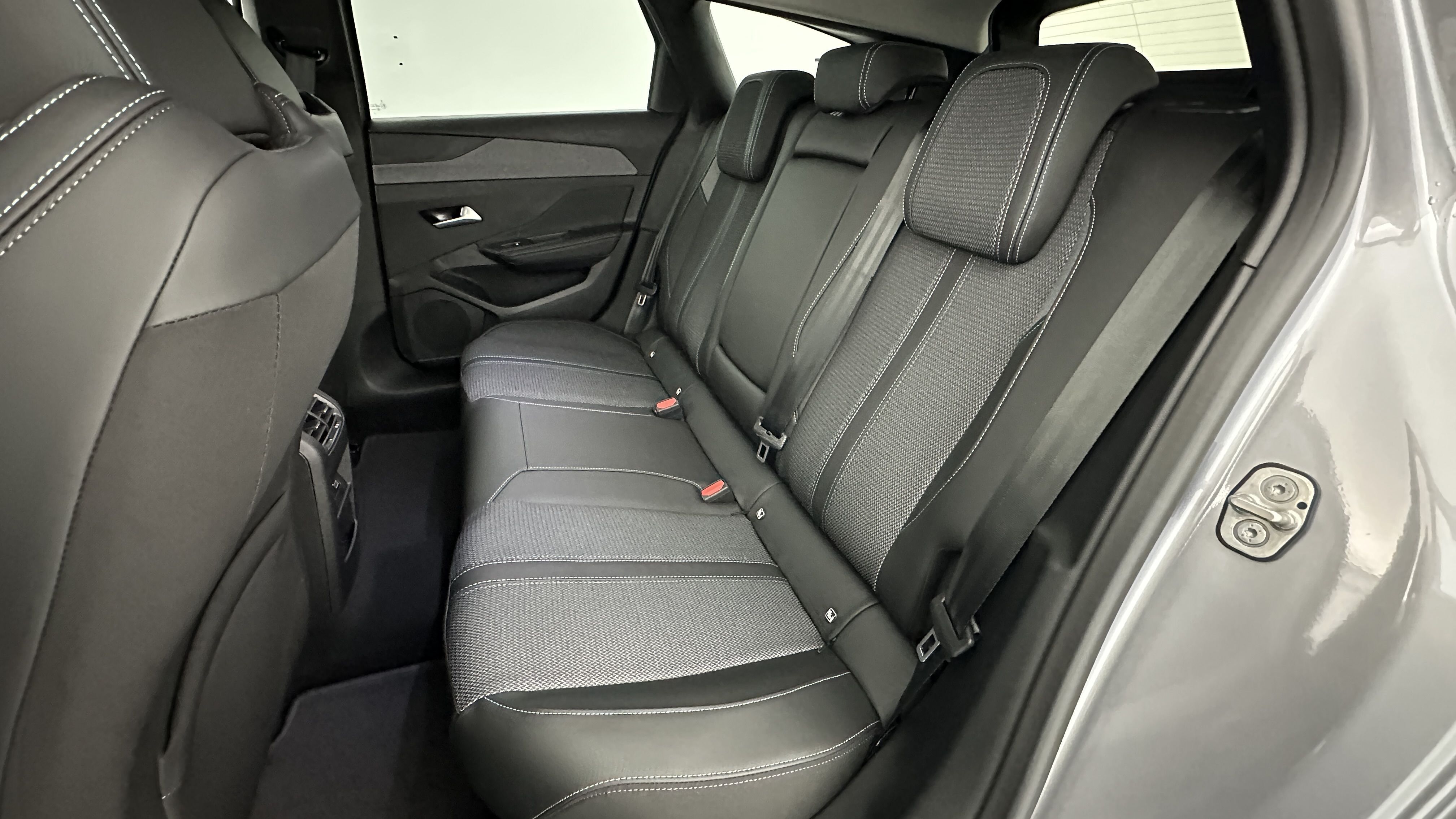 GLI00002671_p53 - PEUGEOT - 308 SW - 2025 - photo 9