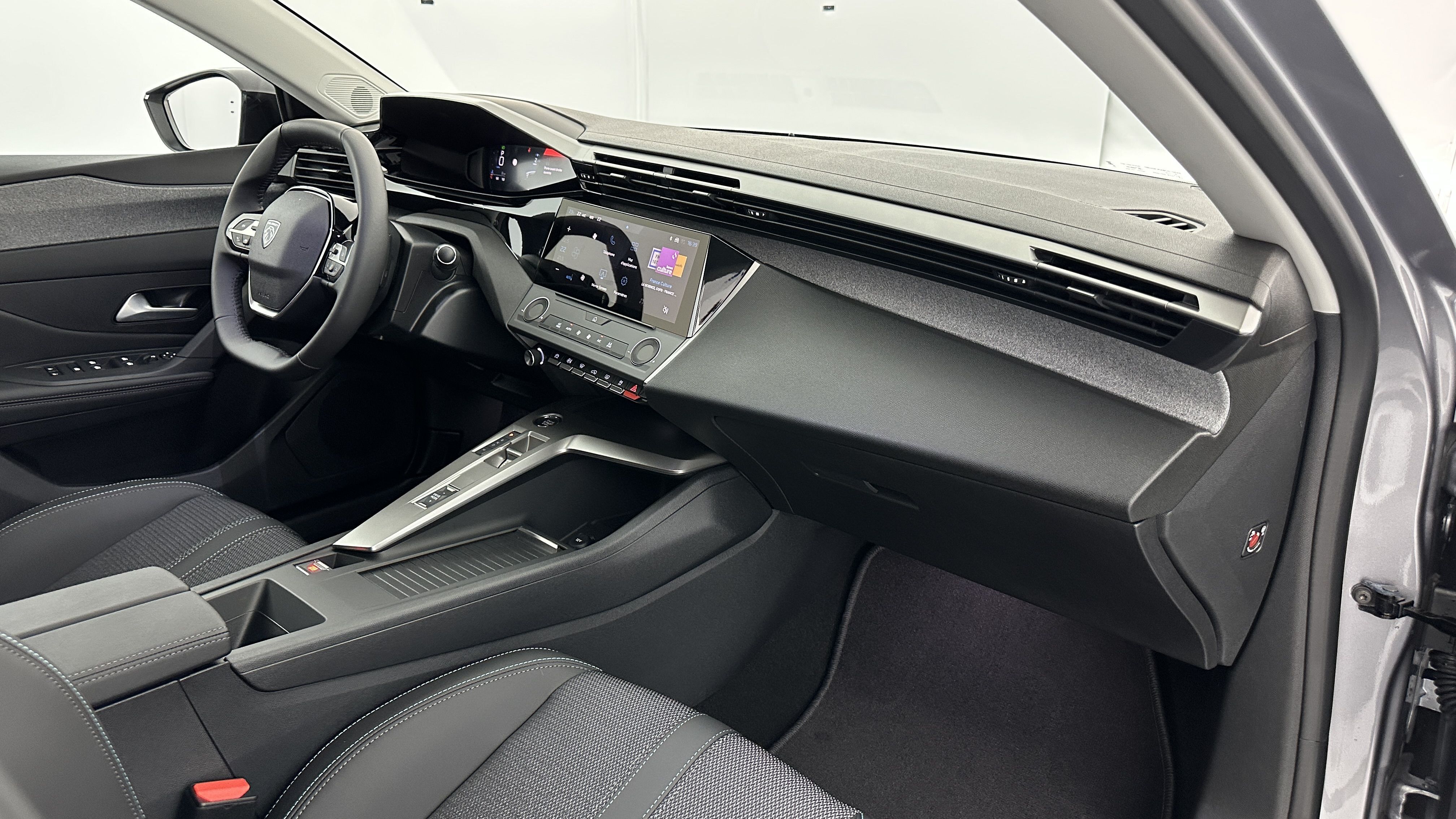 GLI00002659_p53 - PEUGEOT - 308 SW - 2025 - photo 8