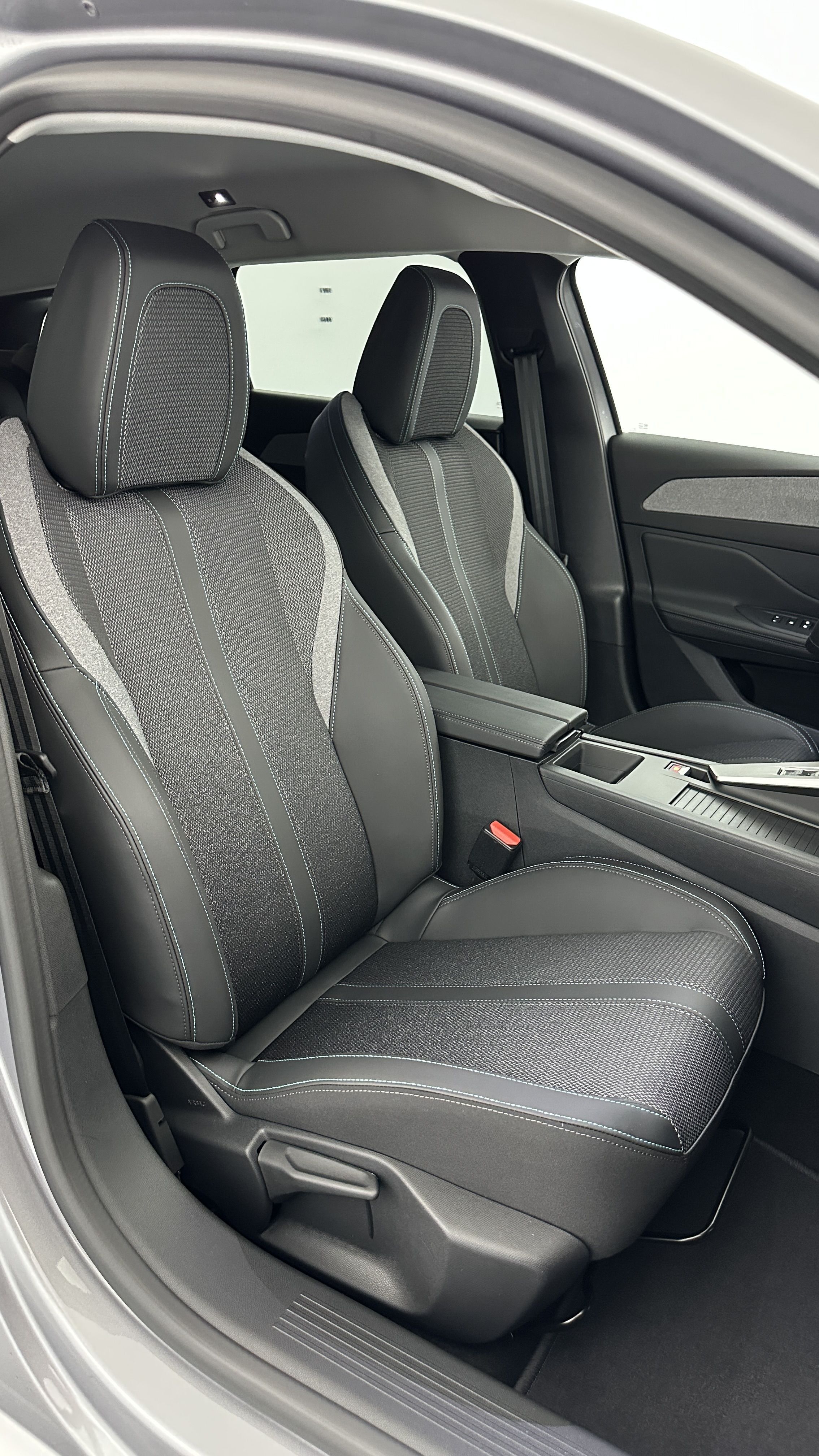 GLI00002659_p53 - PEUGEOT - 308 SW - 2025 - photo 20