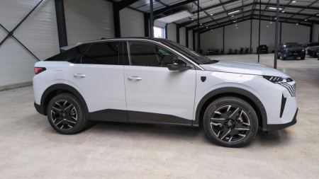 45607_p28 - PEUGEOT - 3008 - 2025
