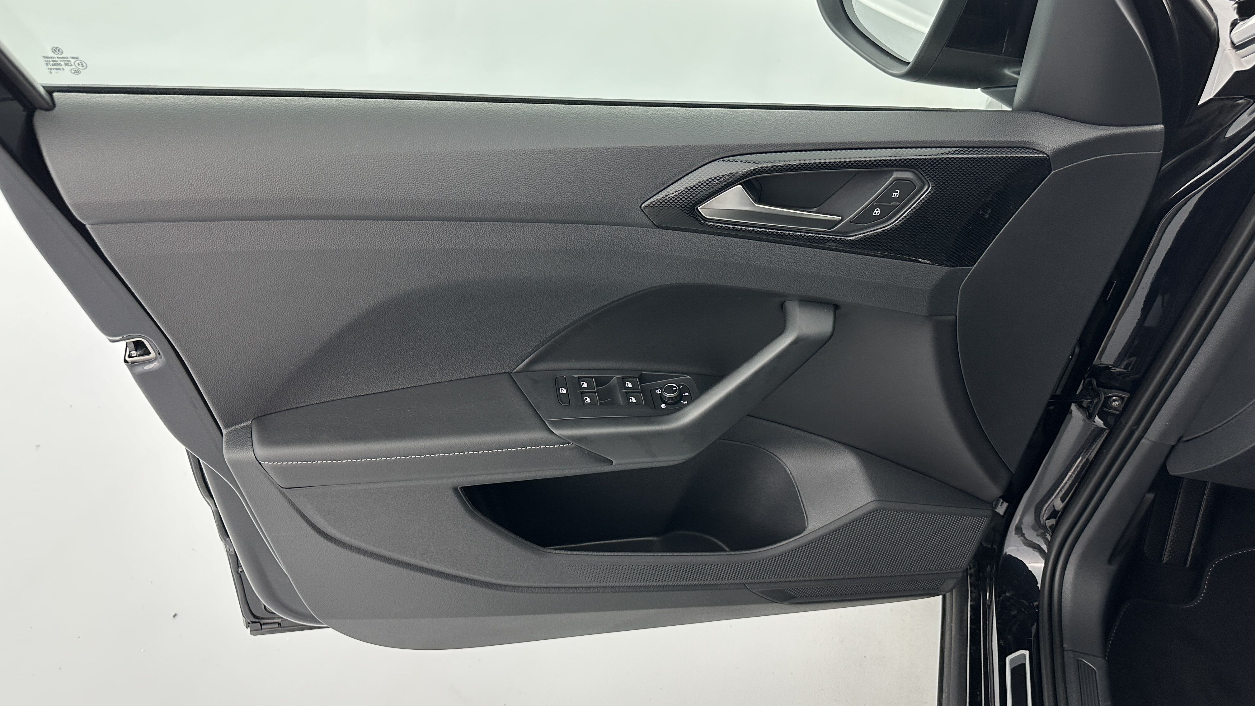 GLI00002902_p53 - VOLKSWAGEN - T CROSS - 2025 - photo 13