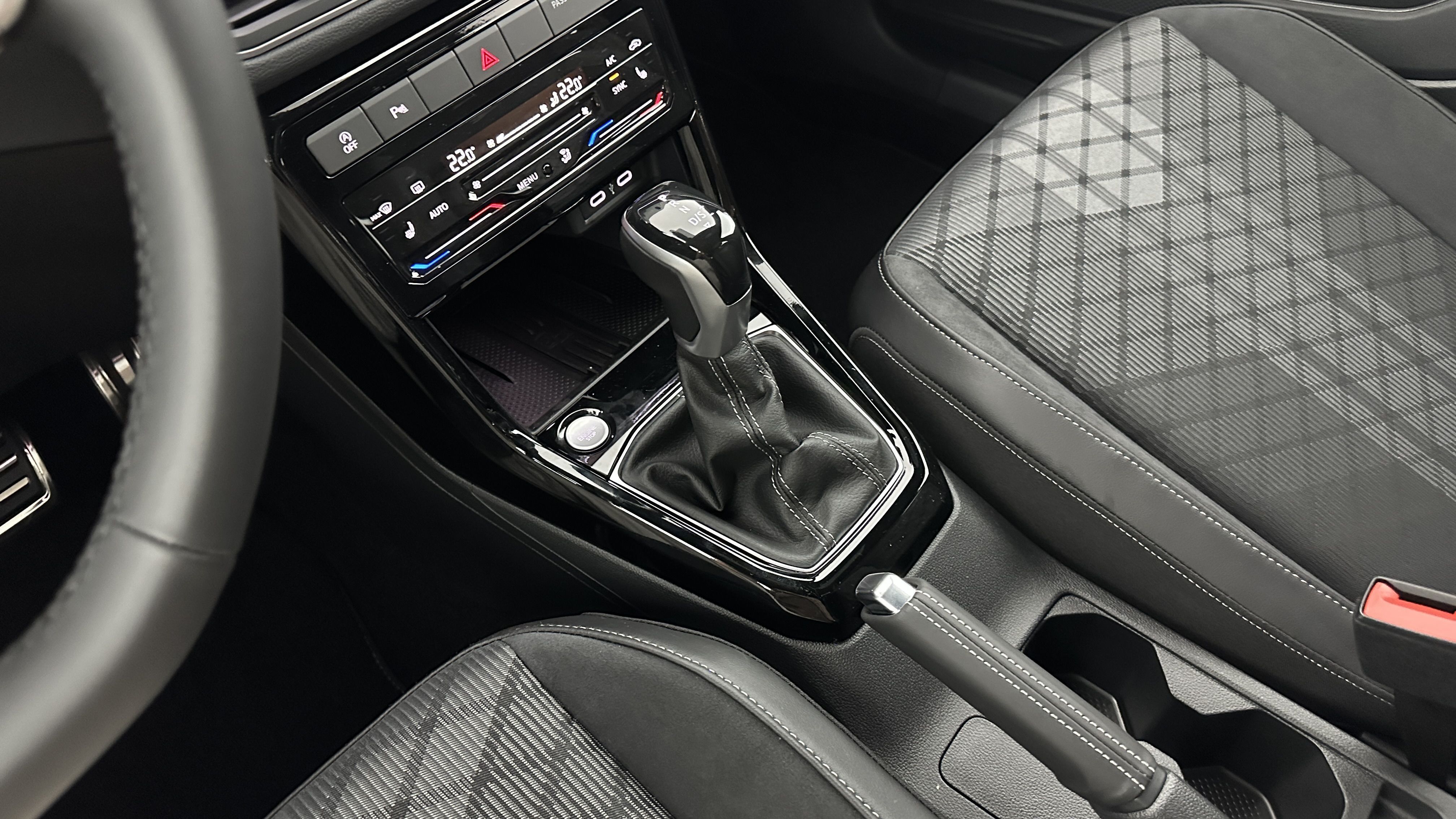 GLI00002902_p53 - VOLKSWAGEN - T CROSS - 2025 - photo 17