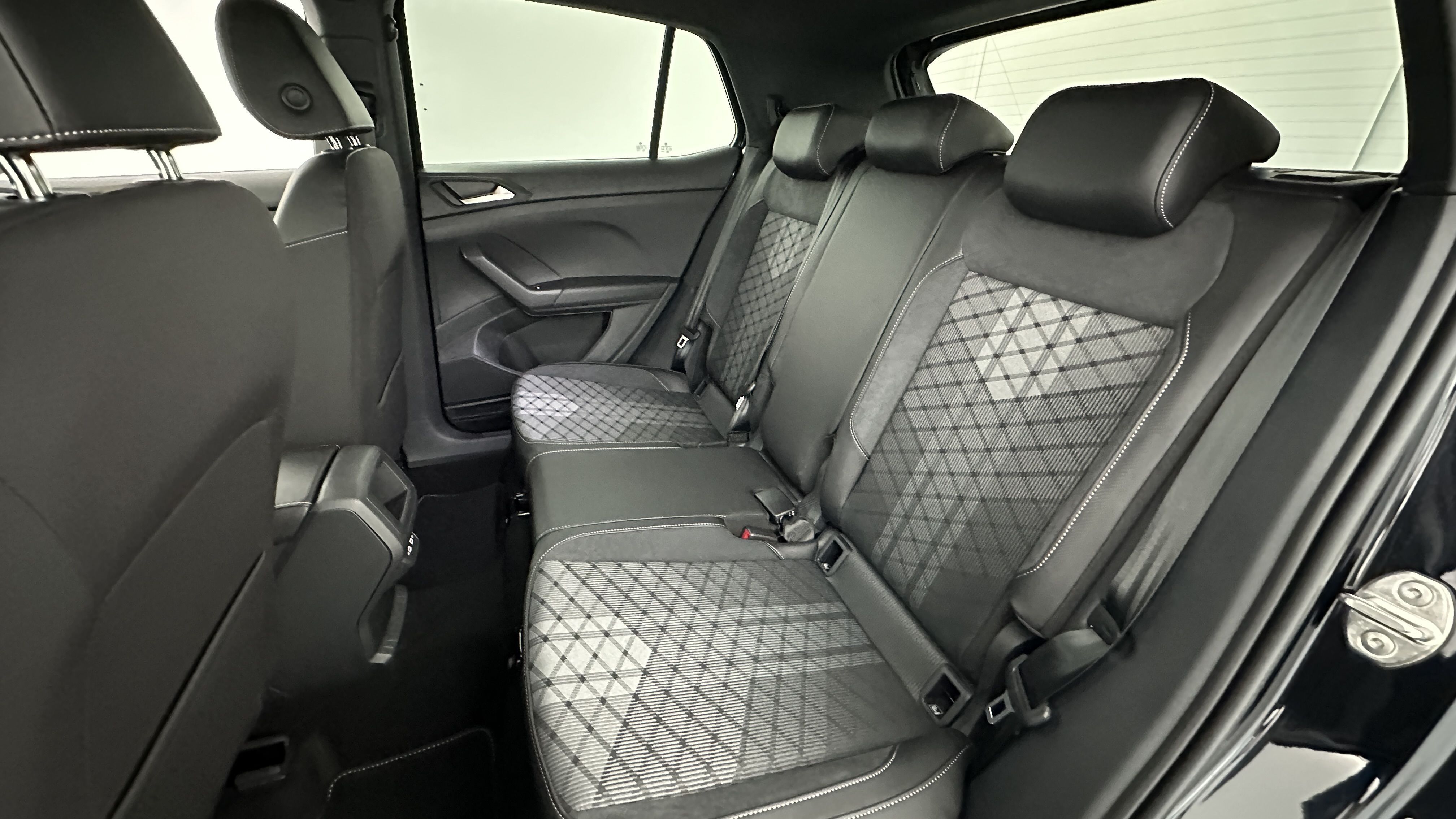 GLI00002899_p53 - VOLKSWAGEN - T CROSS - 2025 - photo 9