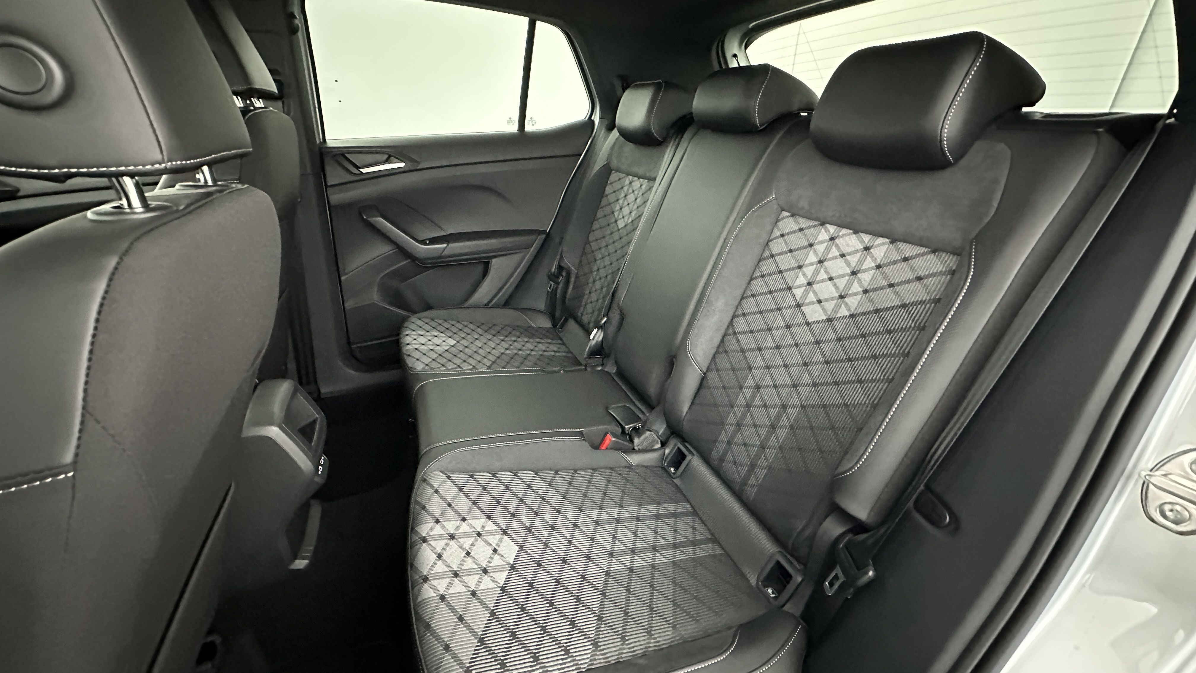 GLI00002896_p53 - VOLKSWAGEN - T CROSS - 2025 - photo 9