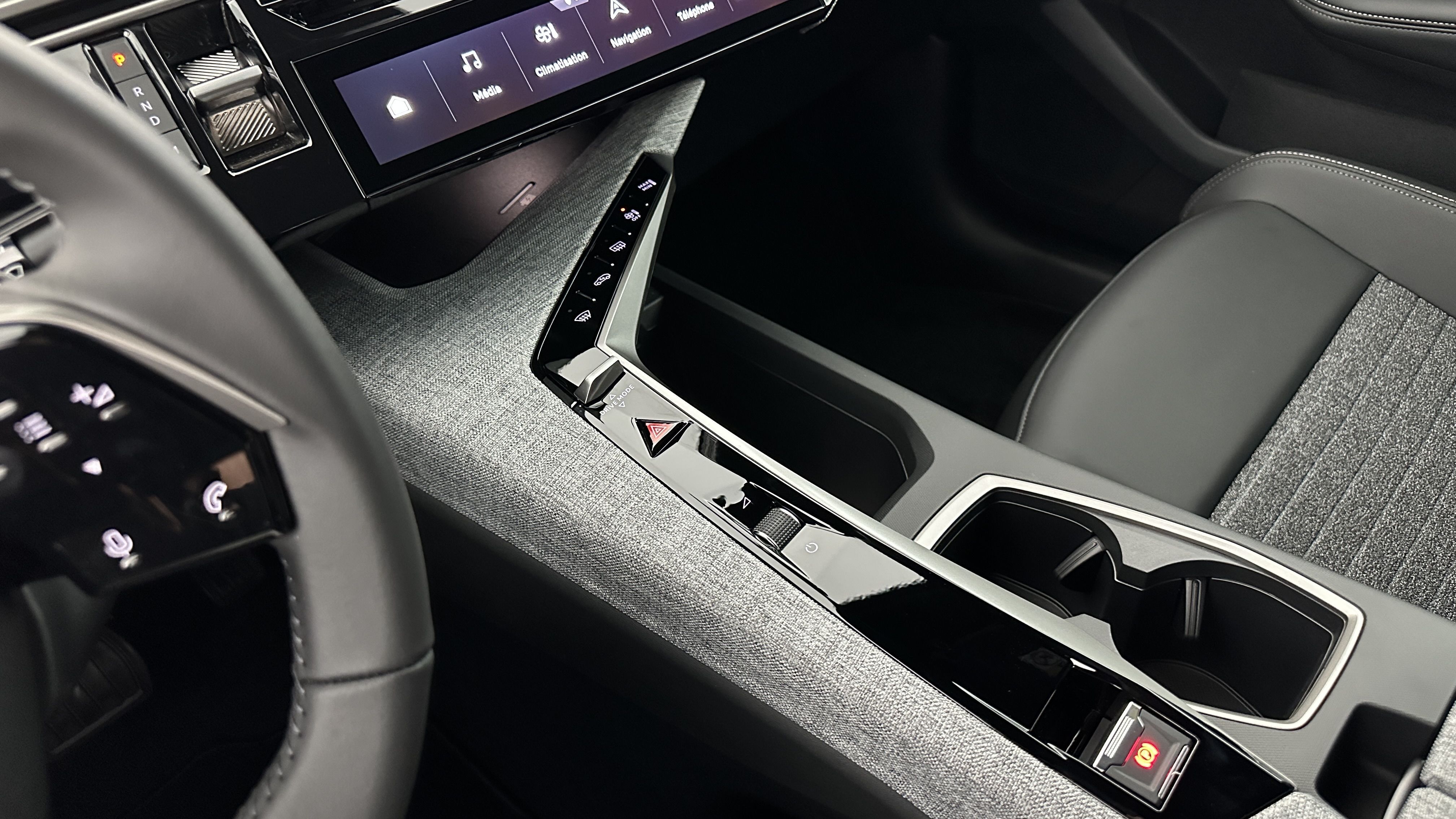 GLI00006036_p53 - PEUGEOT - 3008 - 2025 - photo 17