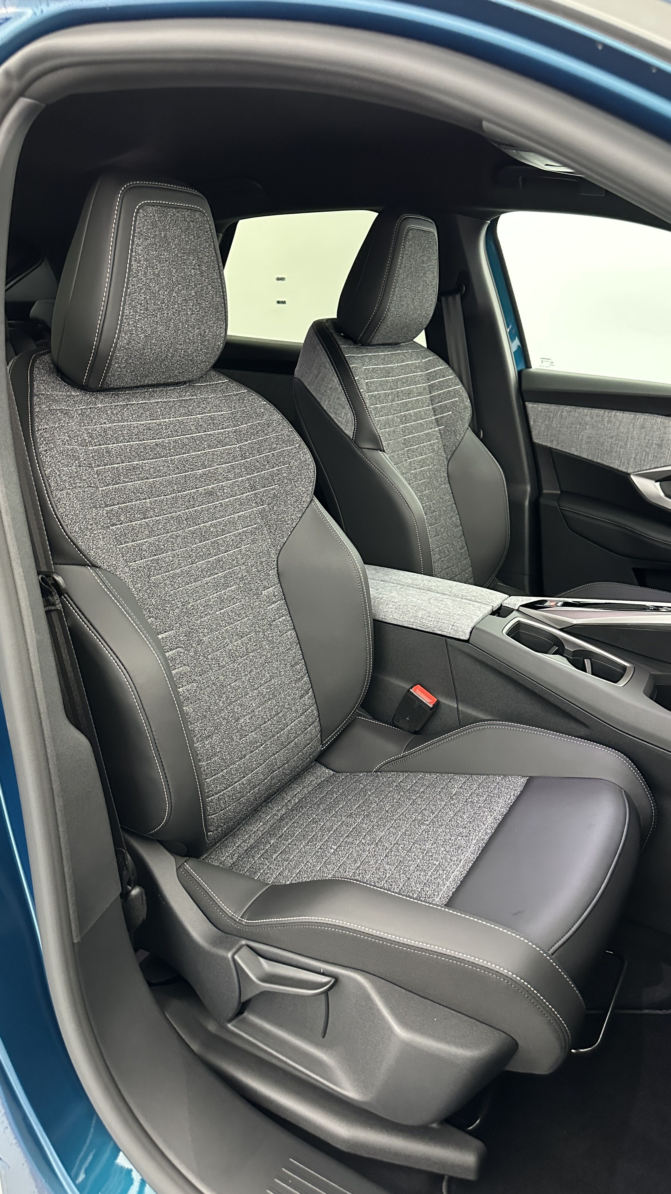 GLI00006036_p53 - PEUGEOT - 3008 - 2025 - photo 18