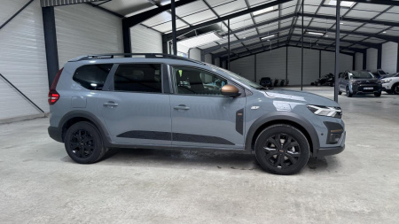 45779_p28 - DACIA - JOGGER - 2024