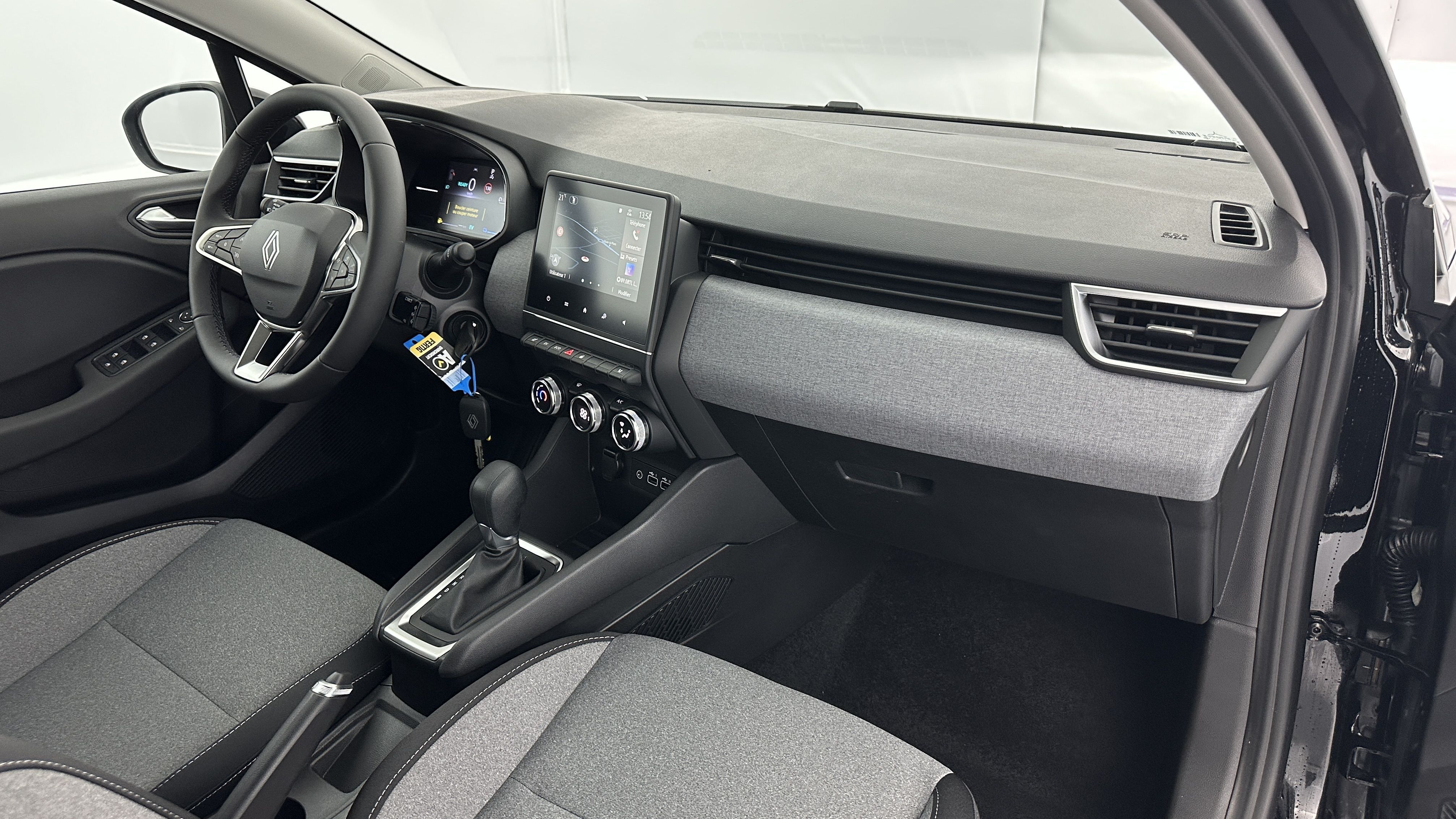 GLI00001988_p53 - RENAULT - CLIO - 2025 - photo 8