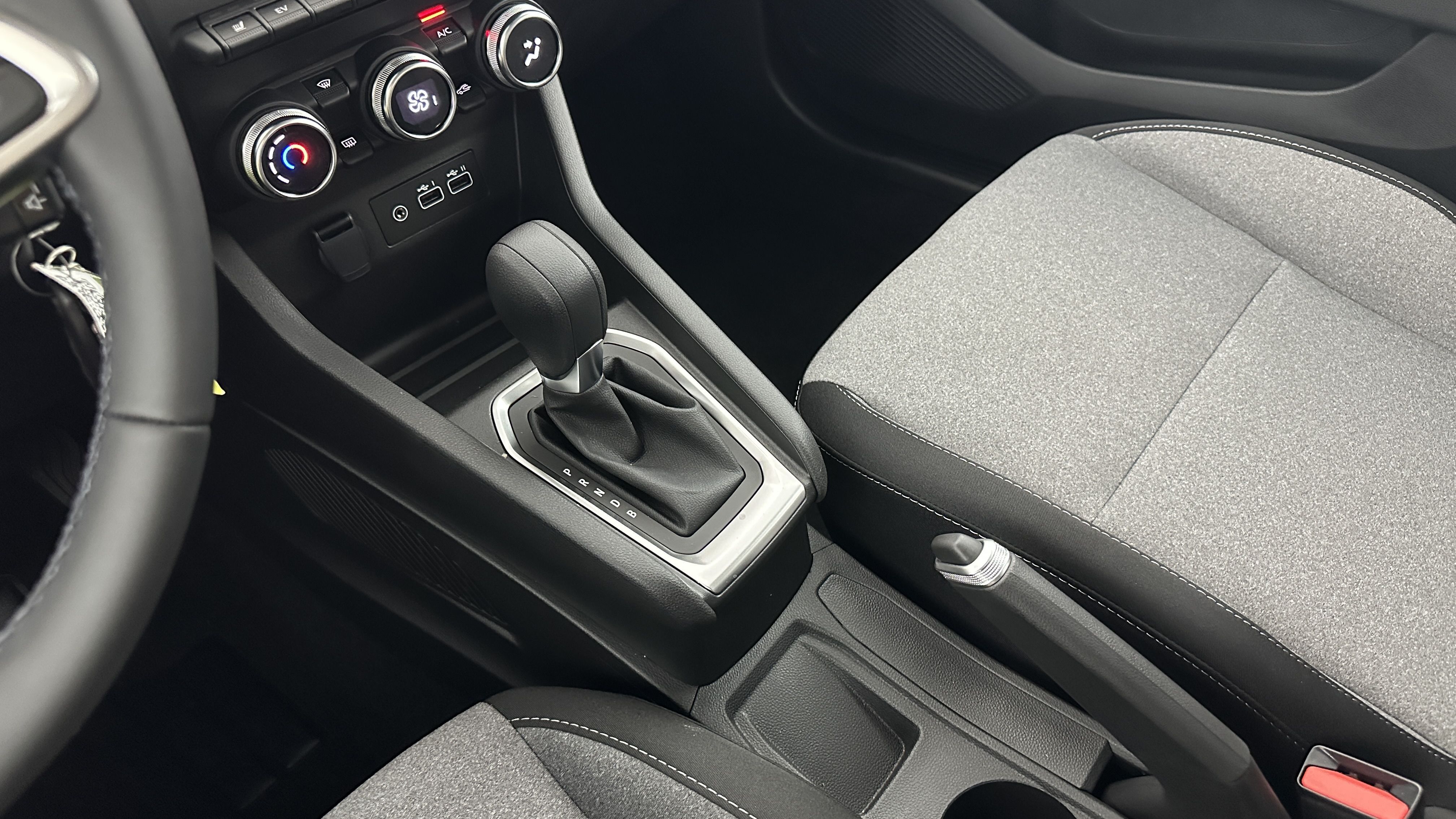 GLI00001988_p53 - RENAULT - CLIO - 2025 - photo 17