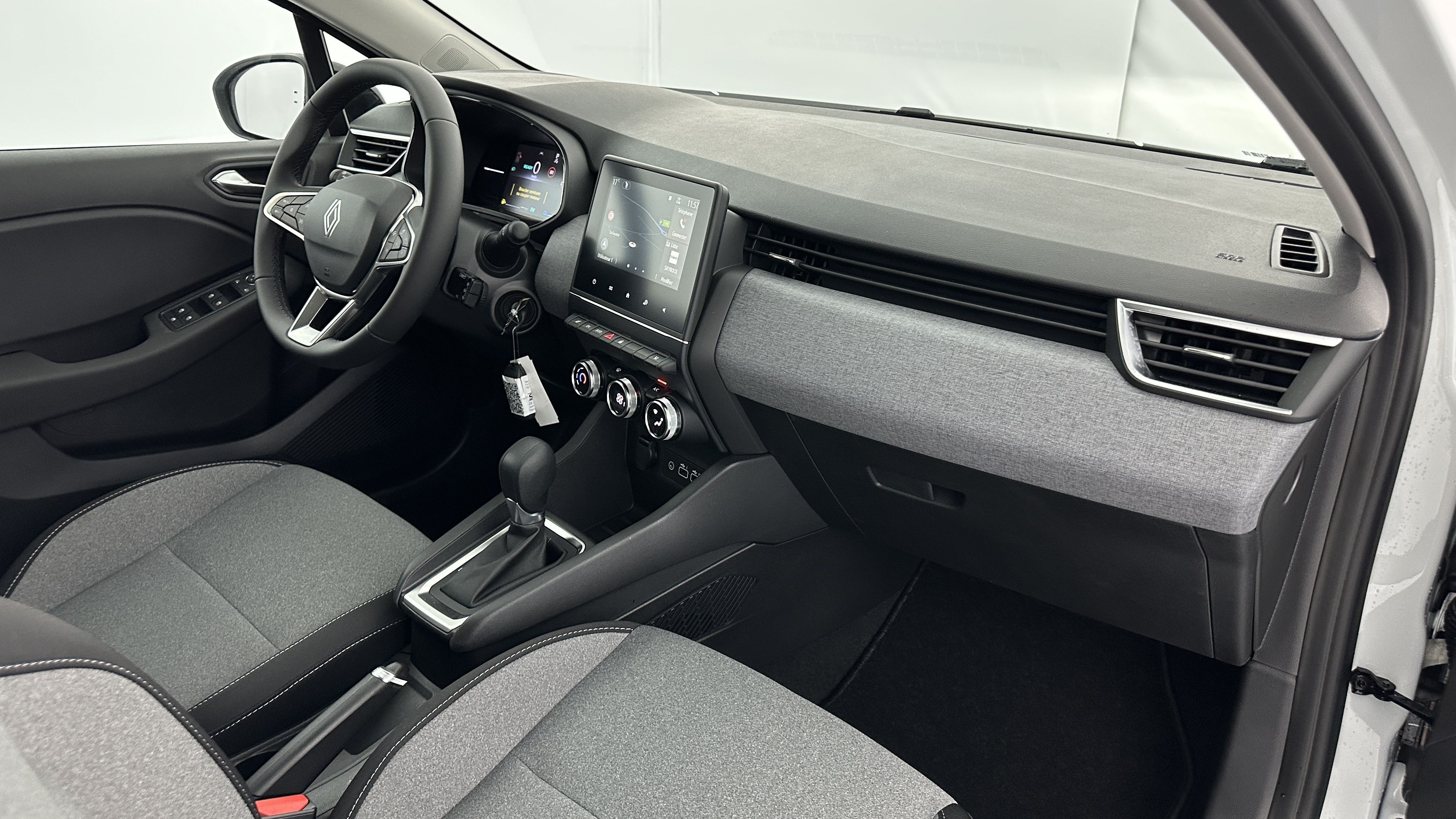 GLI00002840_p53 - RENAULT - CLIO - 2025 - photo 8