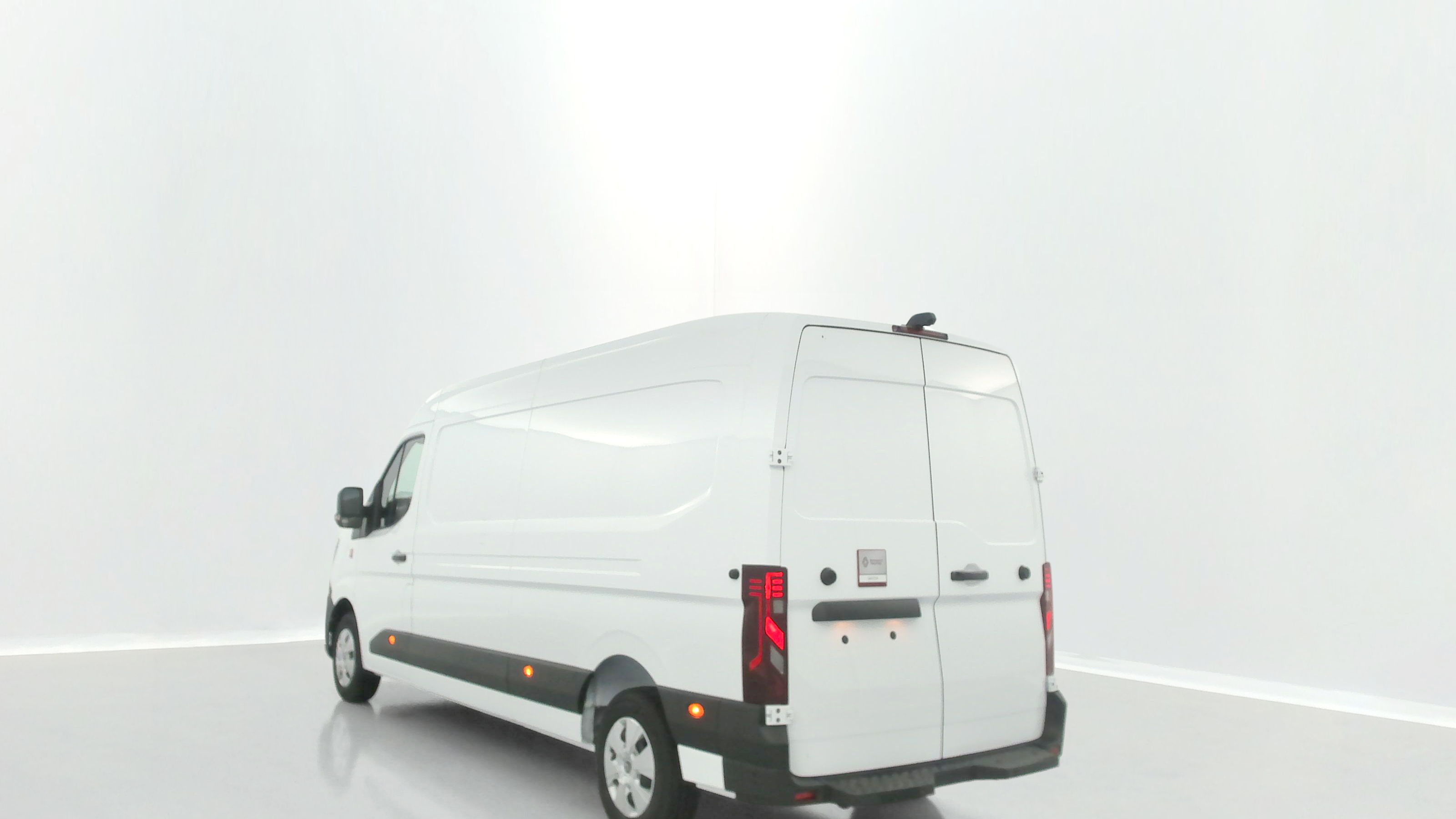 GLI00007110_p53 - RENAULT - MASTER - 2025 - photo 5
