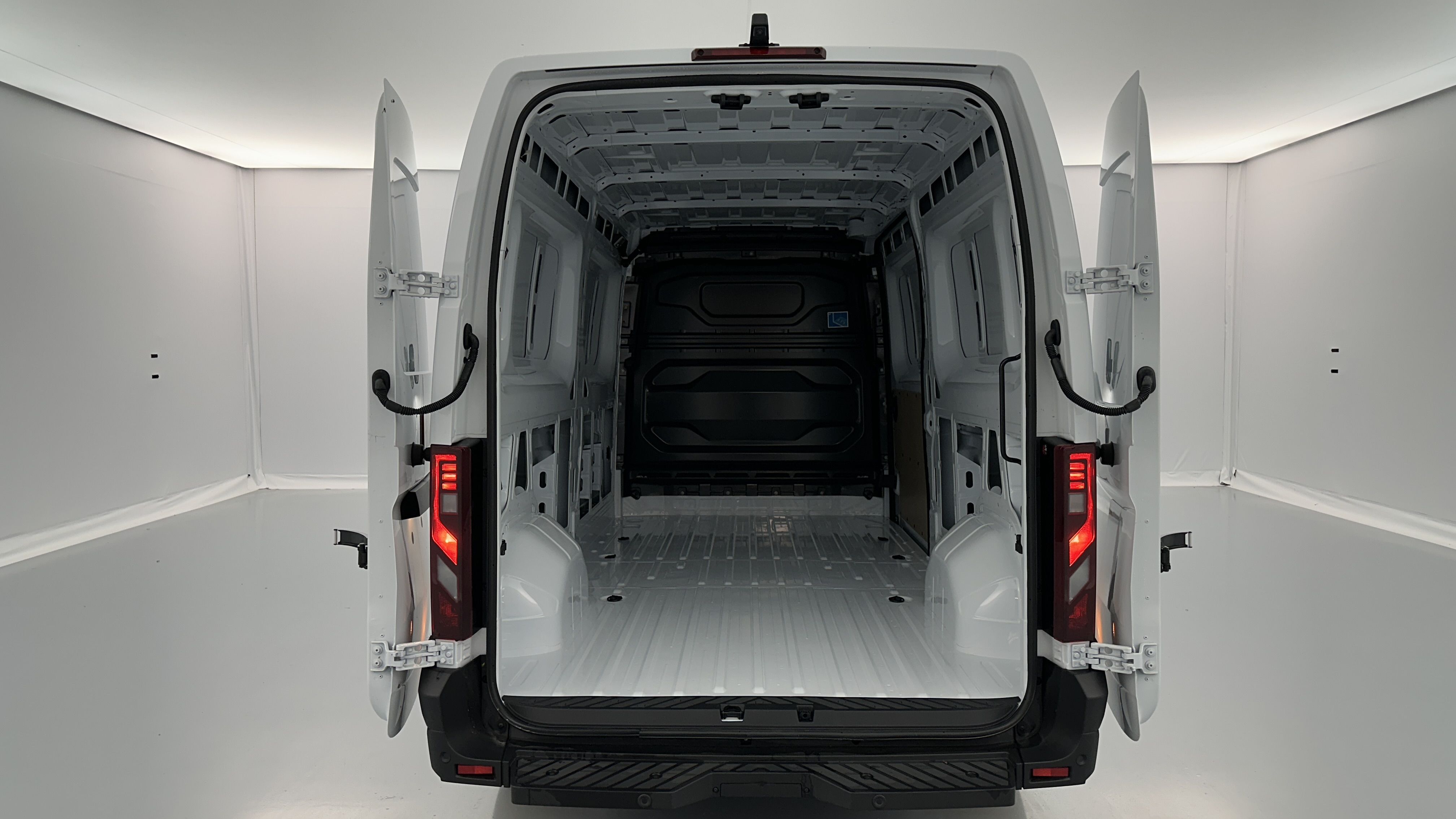 GLI00007110_p53 - RENAULT - MASTER - 2025 - photo 9