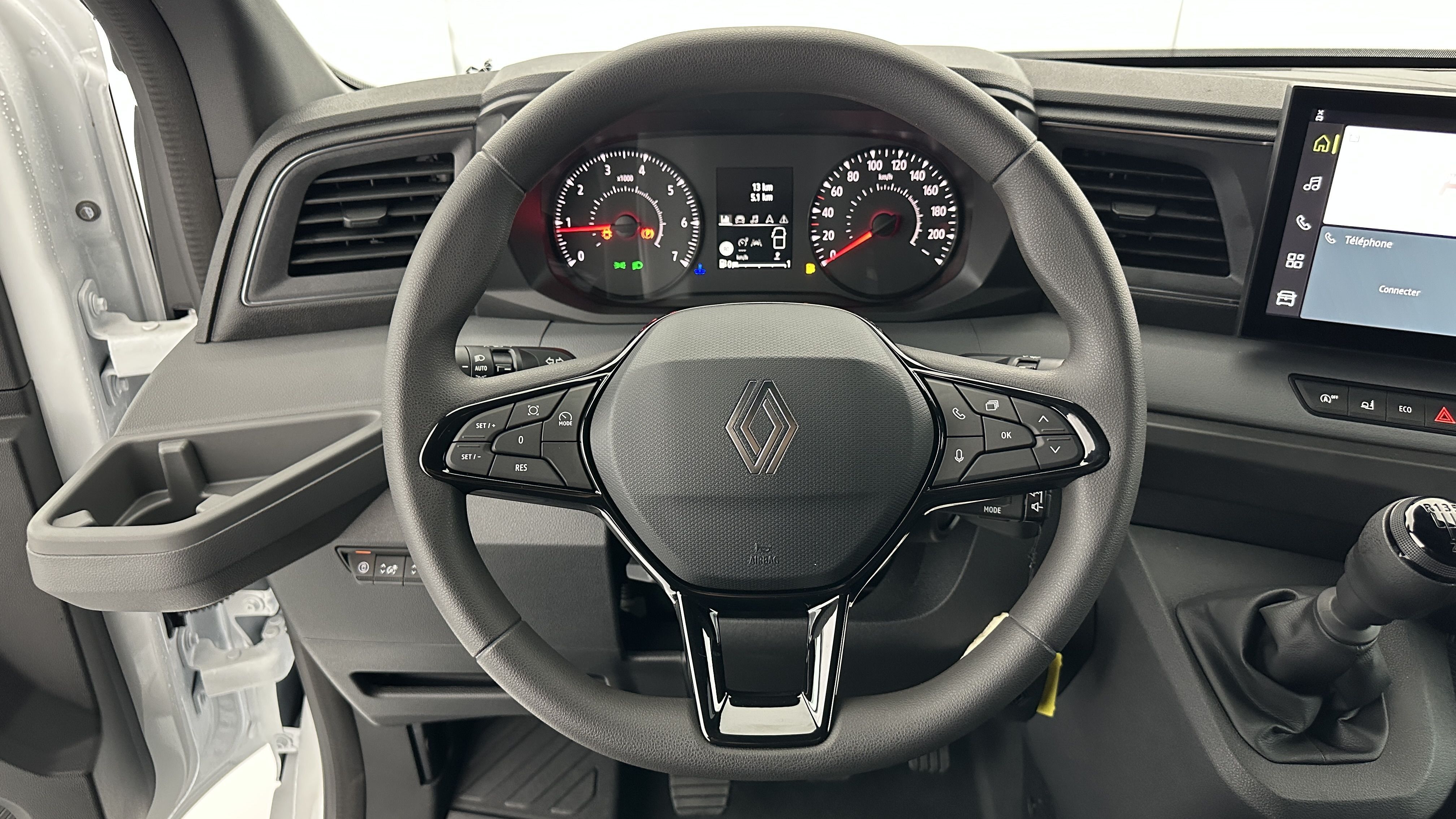 GLI00007110_p53 - RENAULT - MASTER - 2025 - photo 10