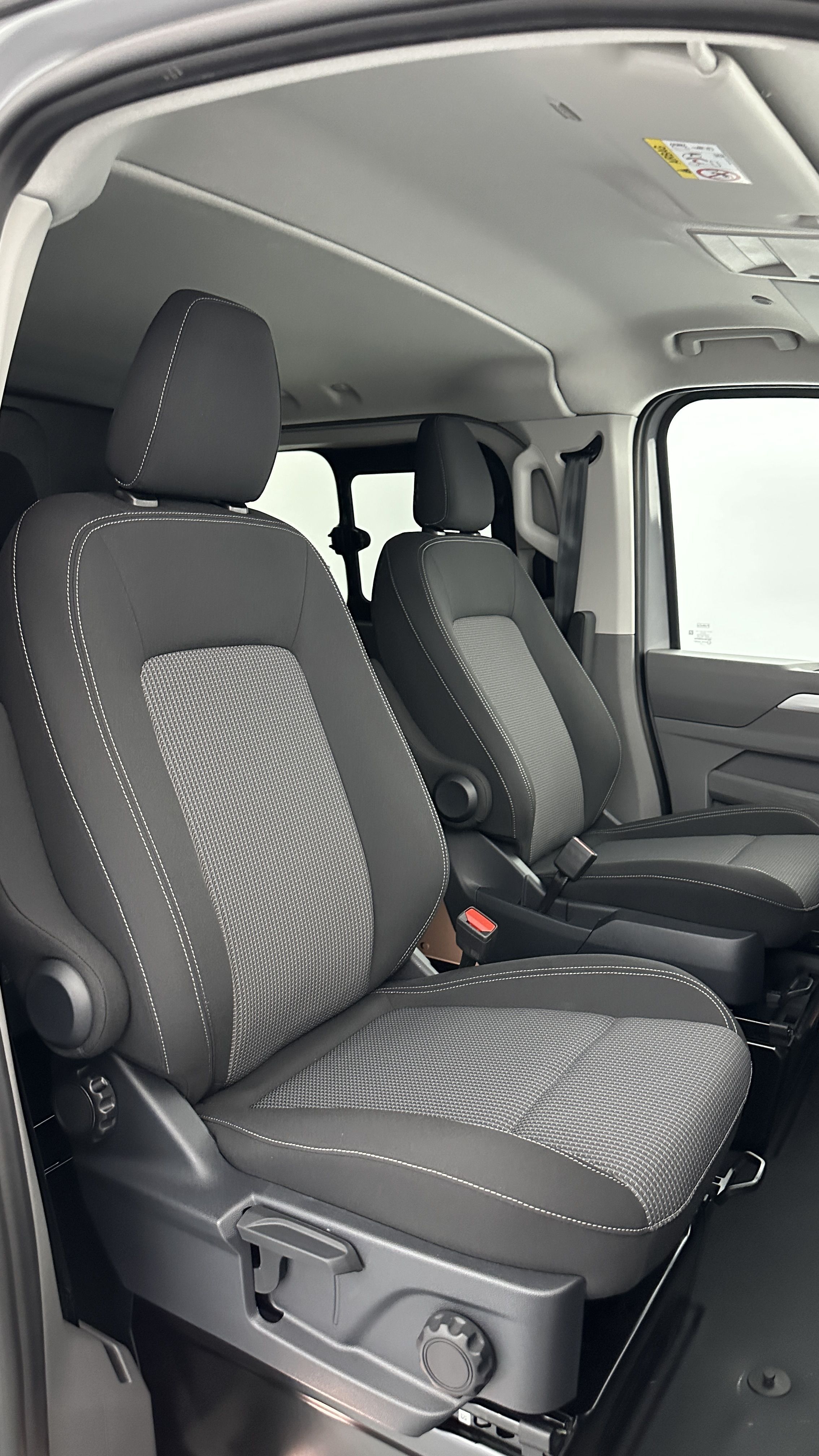 GLI00007508_p53 - VOLKSWAGEN - TRANSPORTER PROCAB - 2025 - photo 14