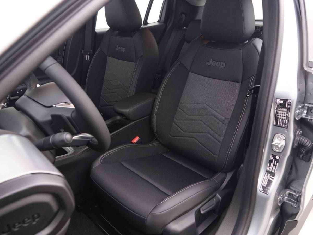 362735_p2 - JEEP - AVENGER - 2025 - photo 7