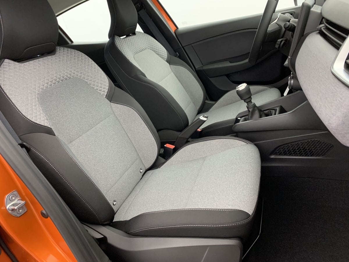 357250_p2 - RENAULT - CLIO 5 - 2025 - photo 9