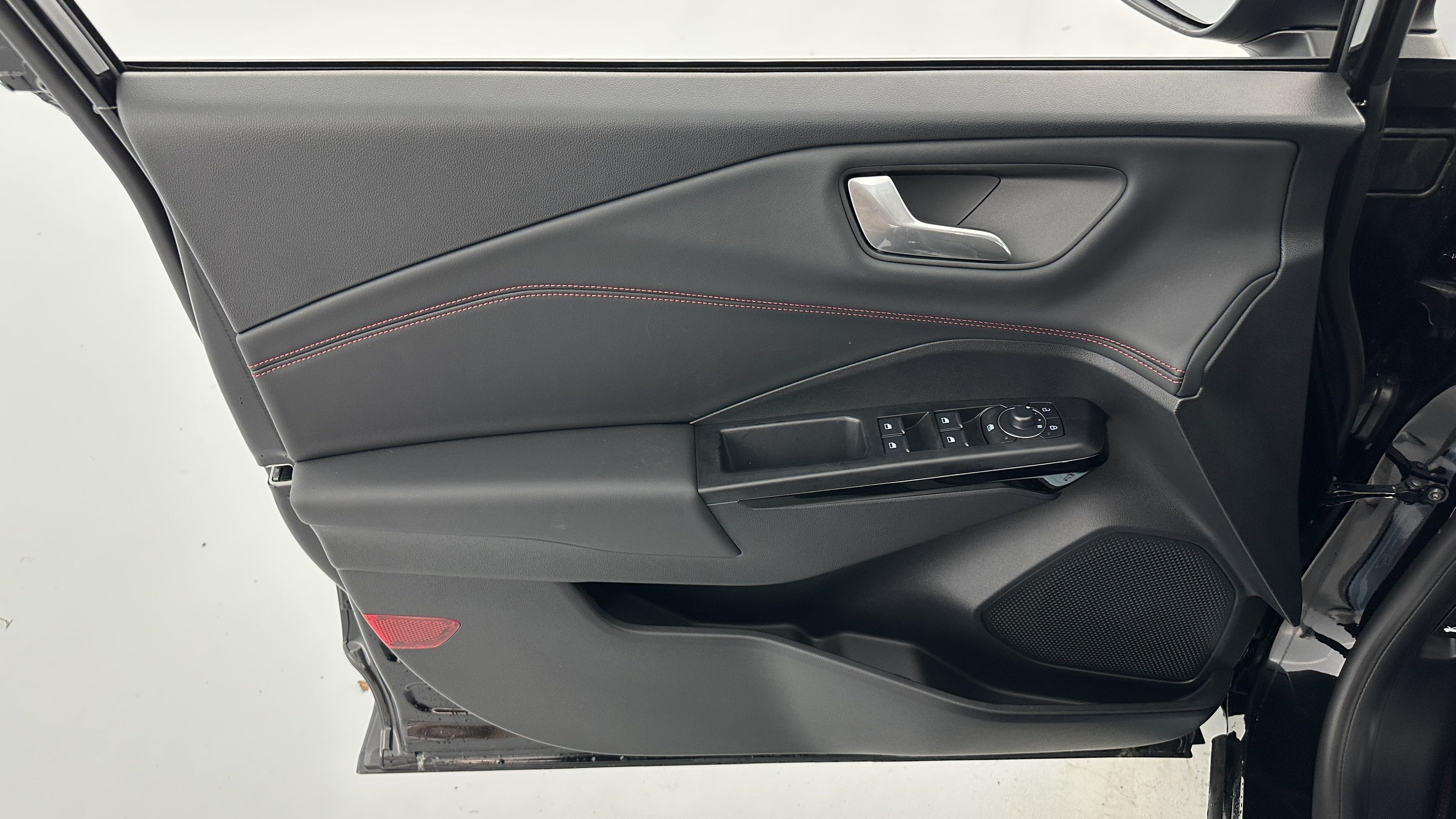 GLI00009878_p53 - FORD - PUMA - 2025 - photo 12