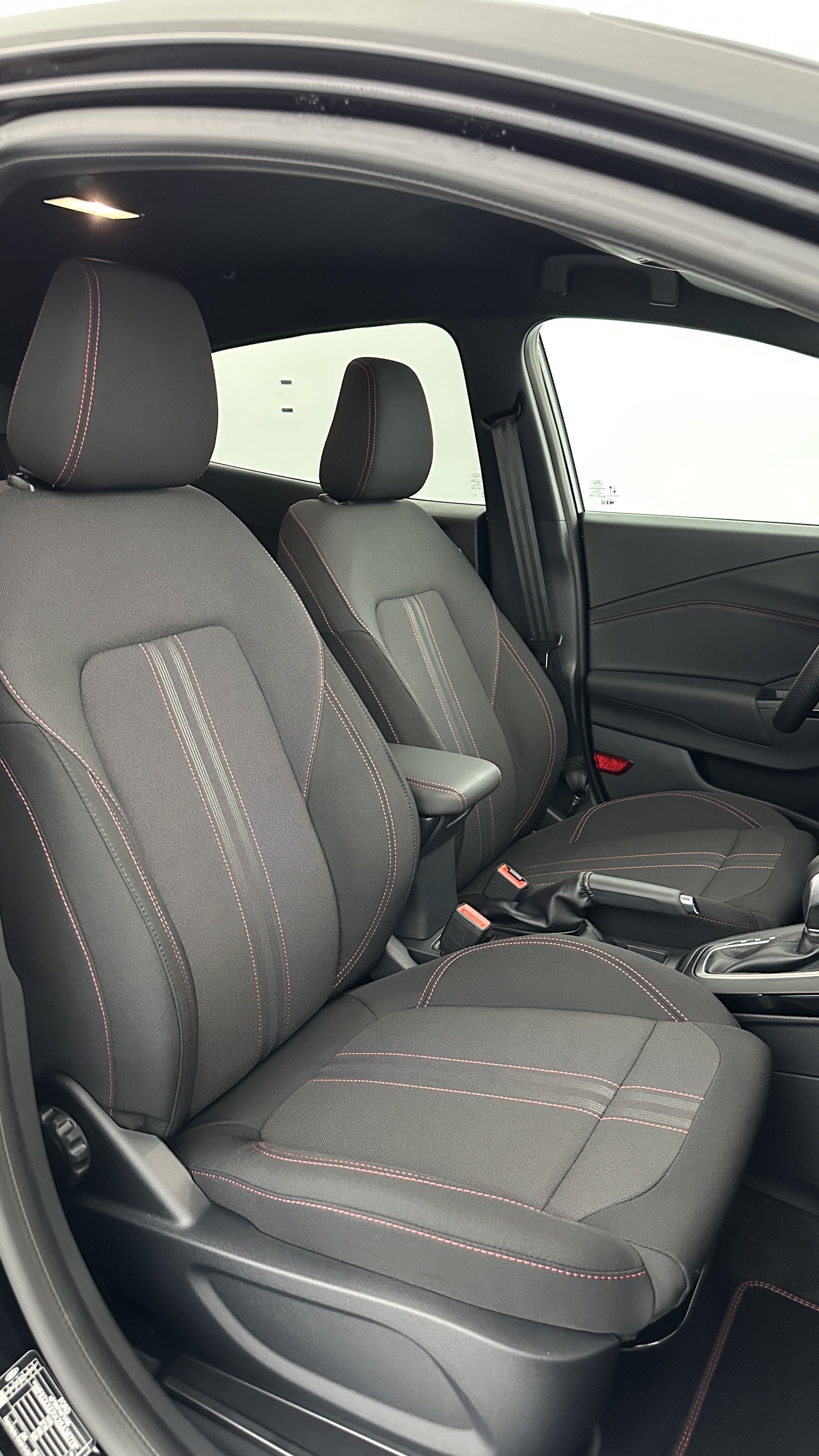 GLI00009878_p53 - FORD - PUMA - 2025 - photo 17