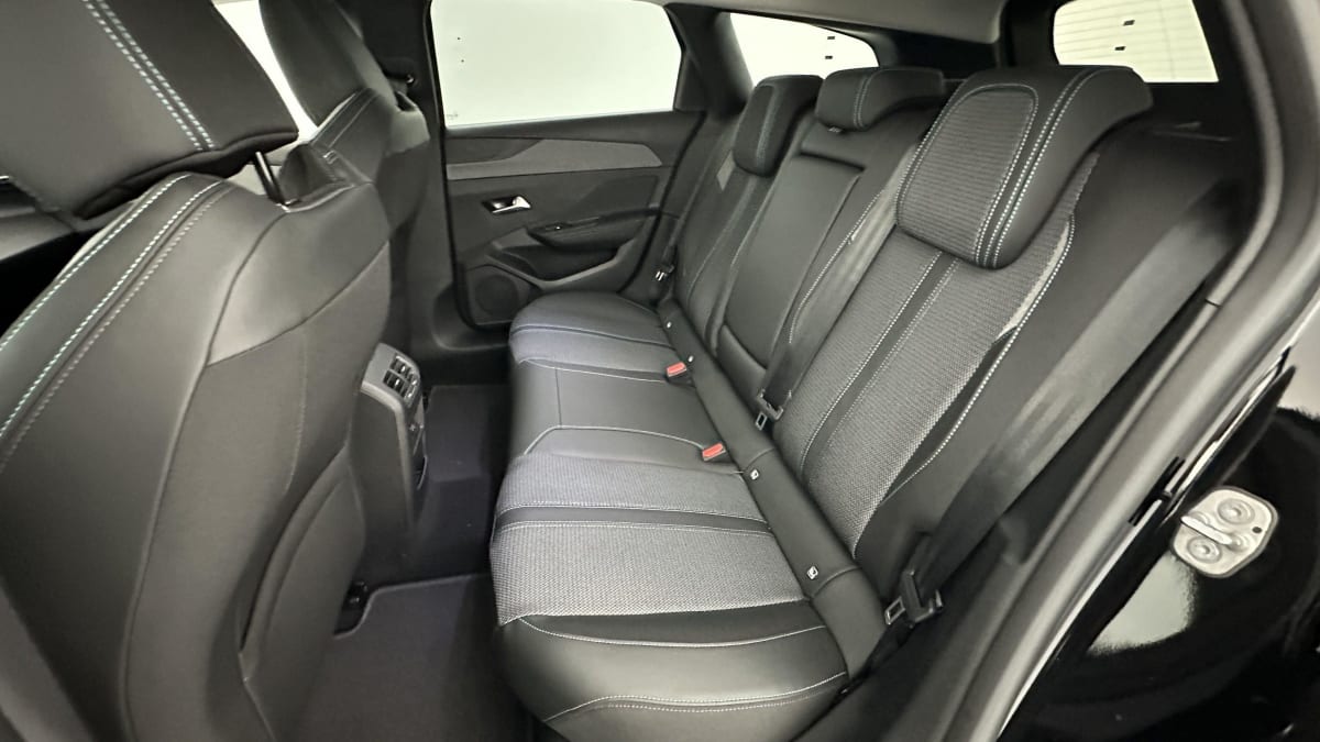 351833_p2 - PEUGEOT - 308 SW - 2025 - photo 9