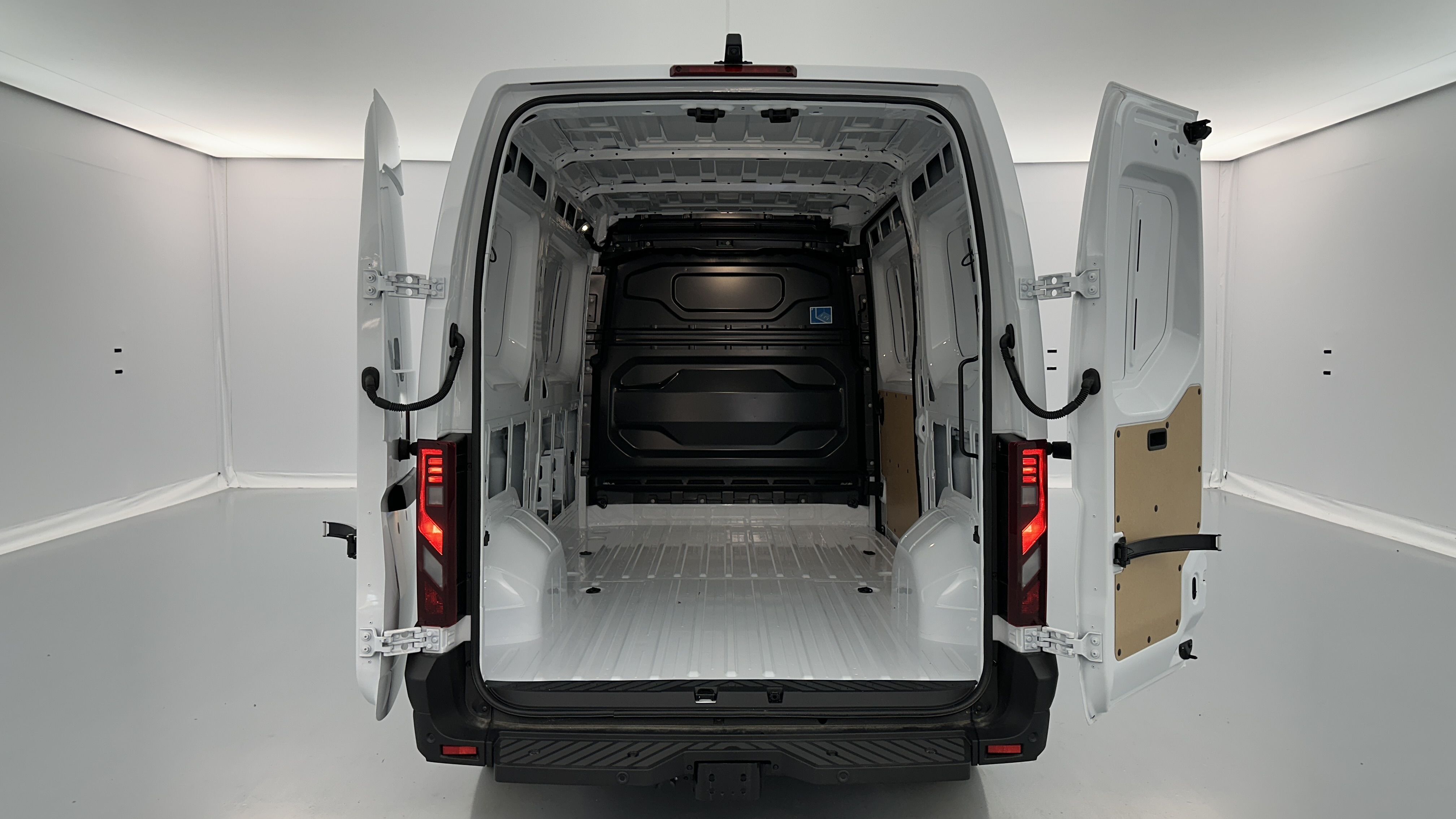 GLI00007234_p53 - RENAULT - MASTER - 2025 - photo 9