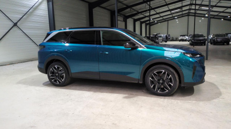 46833_p28 - PEUGEOT - 5008 - 2025