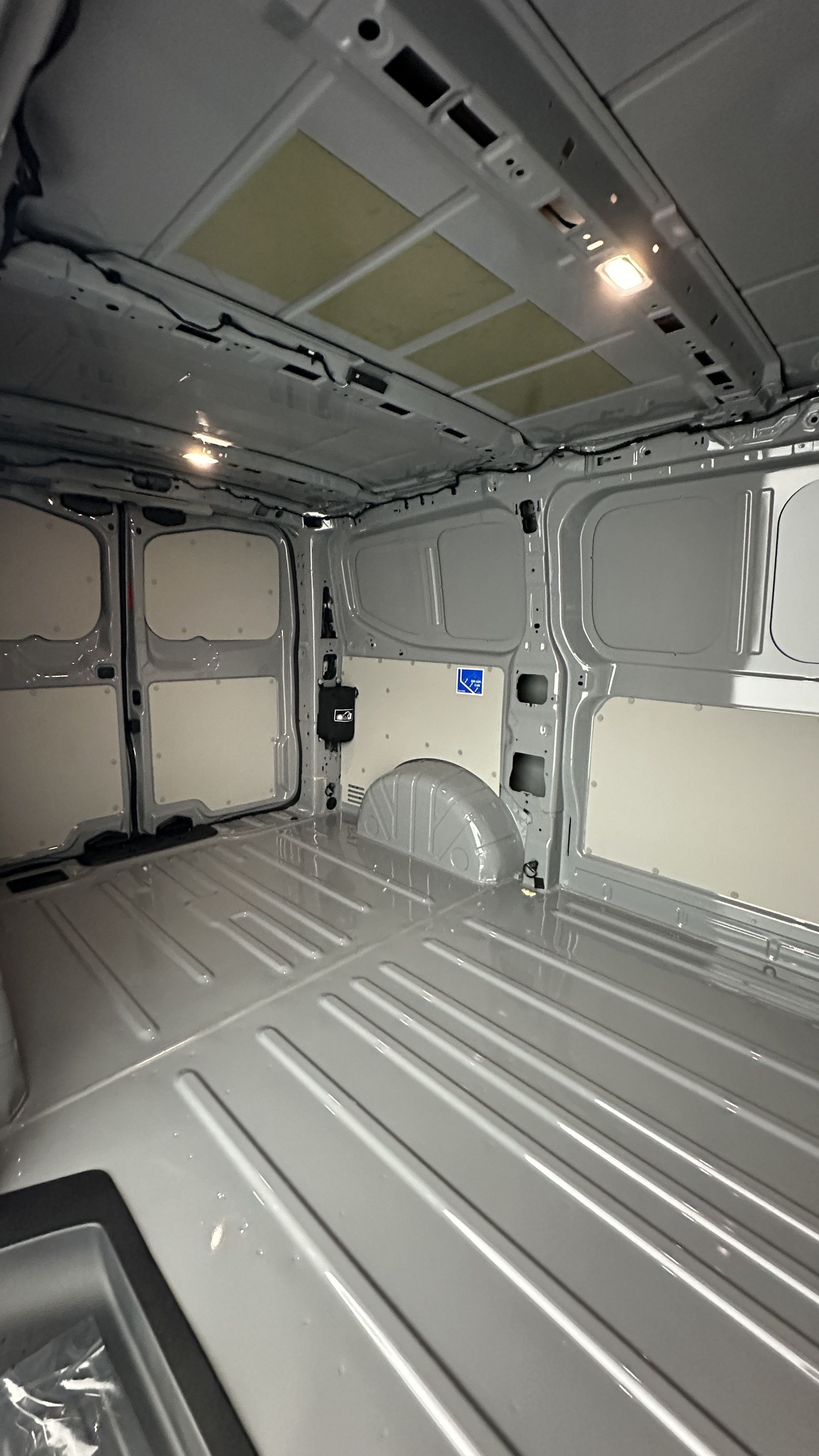 GLI00007685_p53 - VOLKSWAGEN - TRANSPORTER - 2025 - photo 8