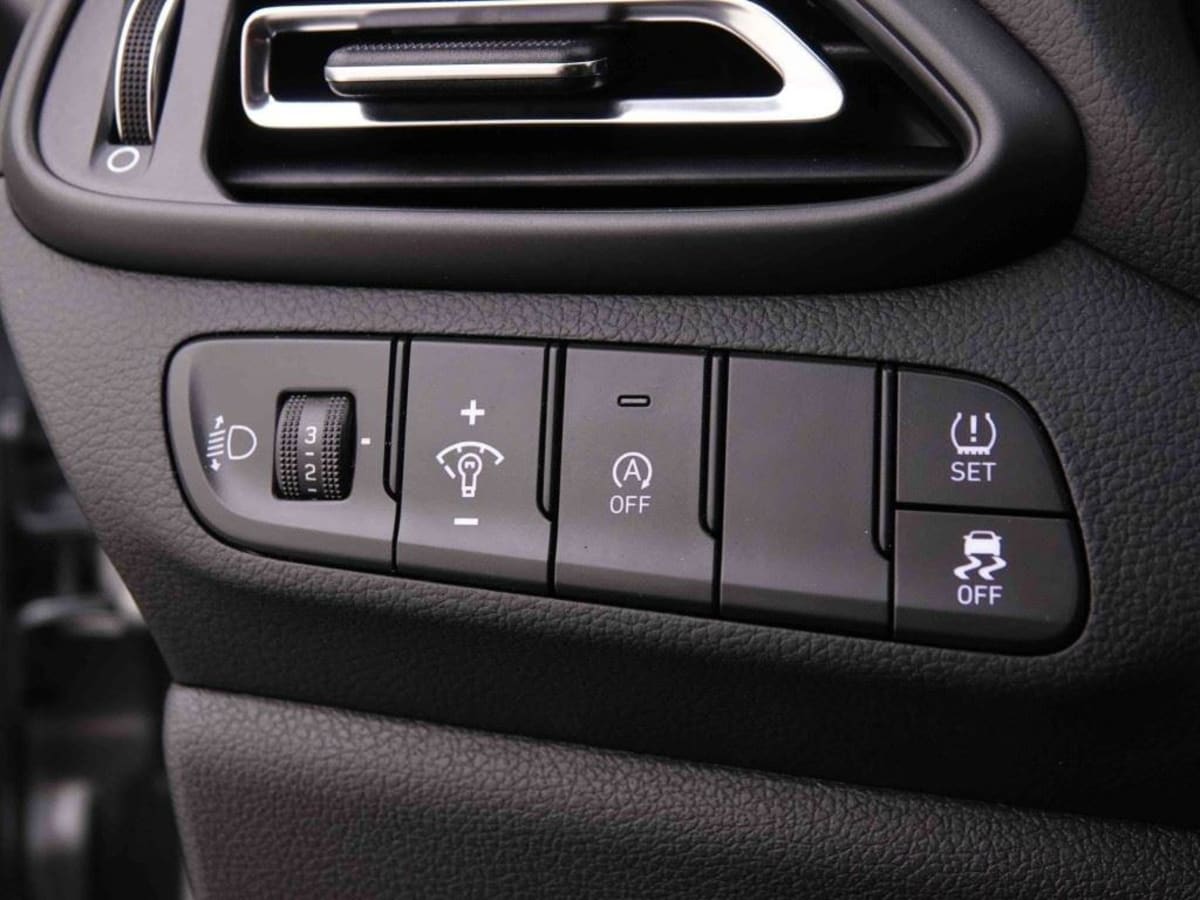 344893_p2 - HYUNDAI - I 30 - 2025 - photo 7