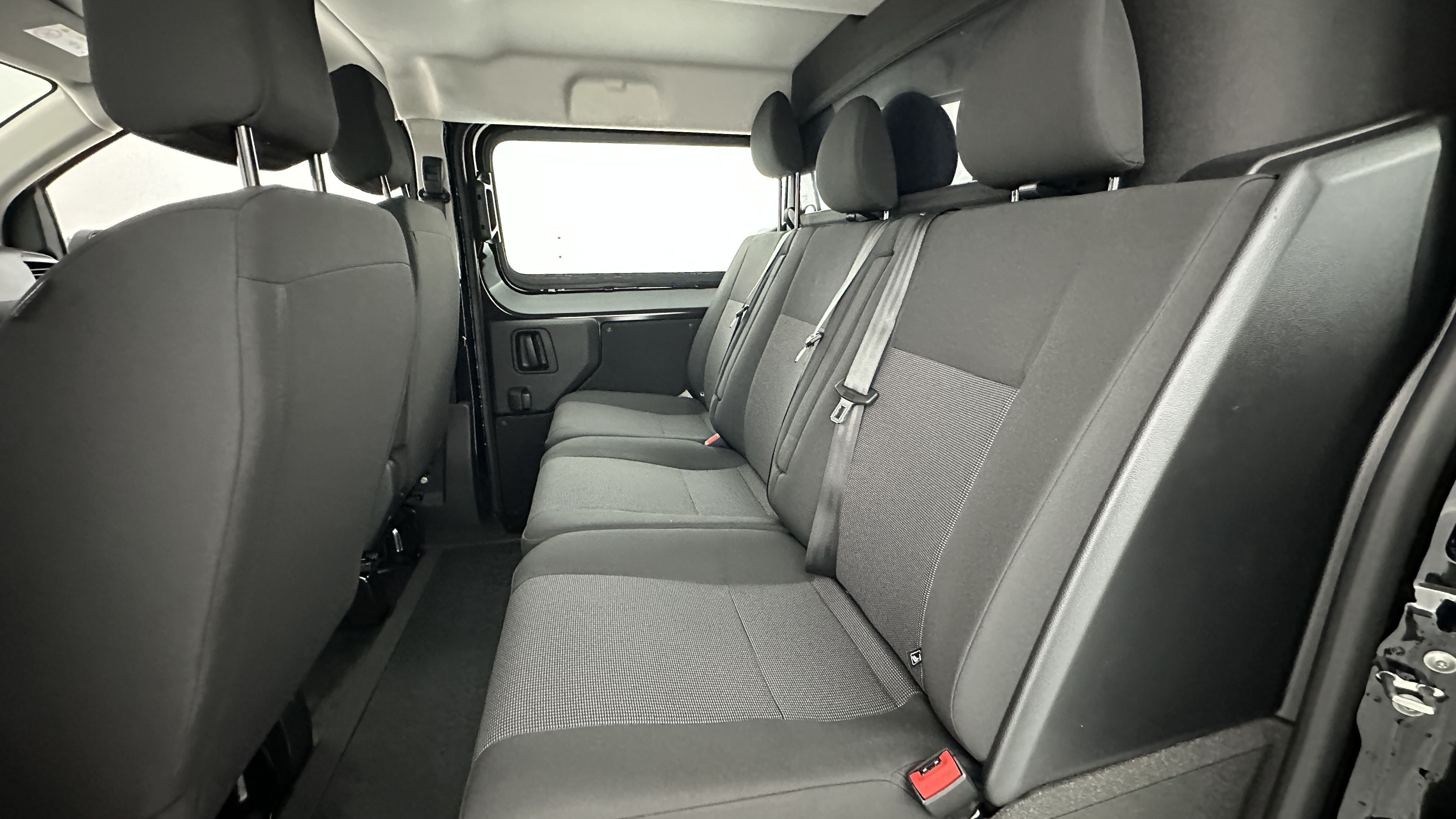 GLI00010305_p53 - PEUGEOT - EXPERT CA - 2025 - photo 8