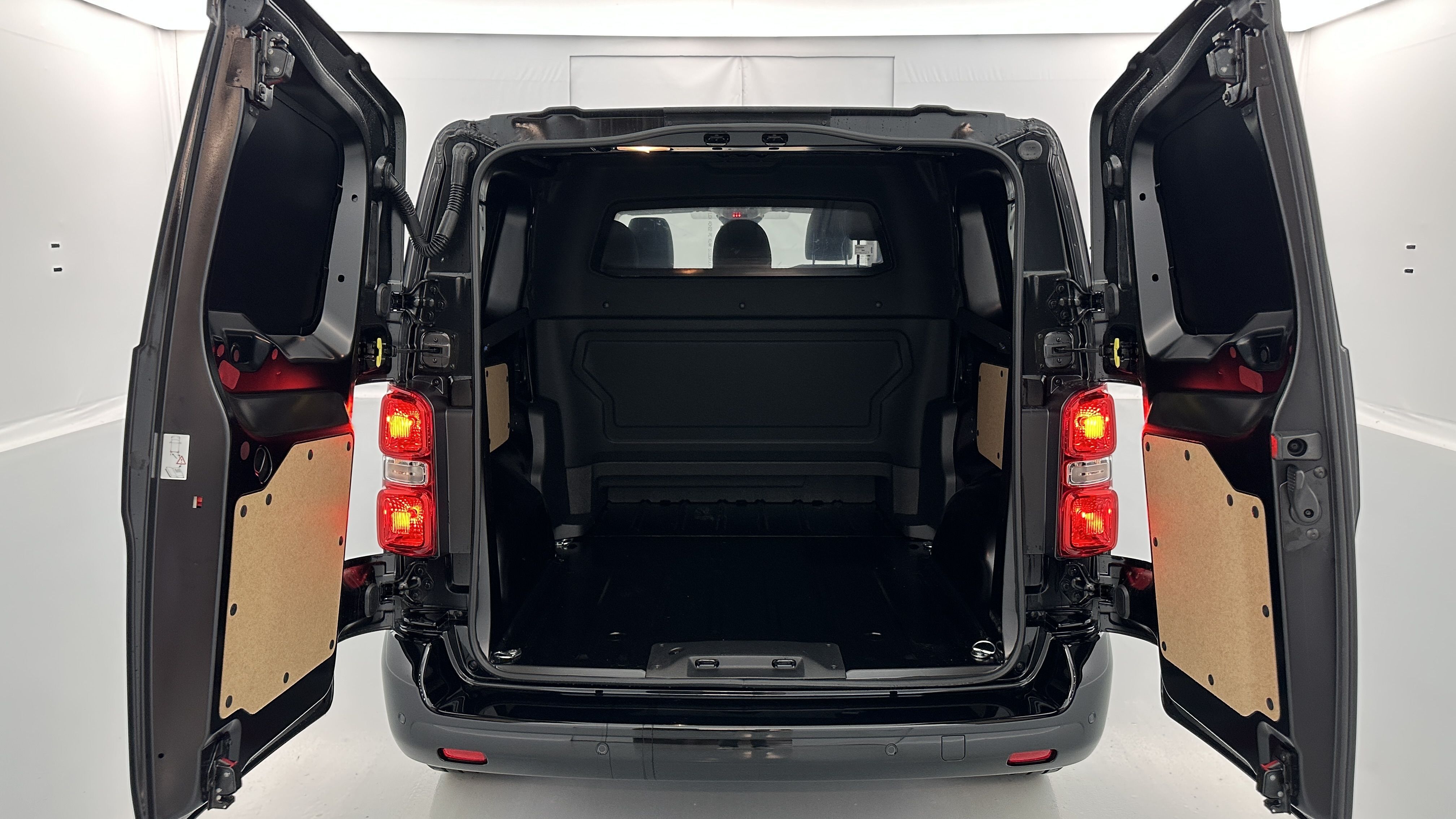 GLI00010305_p53 - PEUGEOT - EXPERT CA - 2025 - photo 9