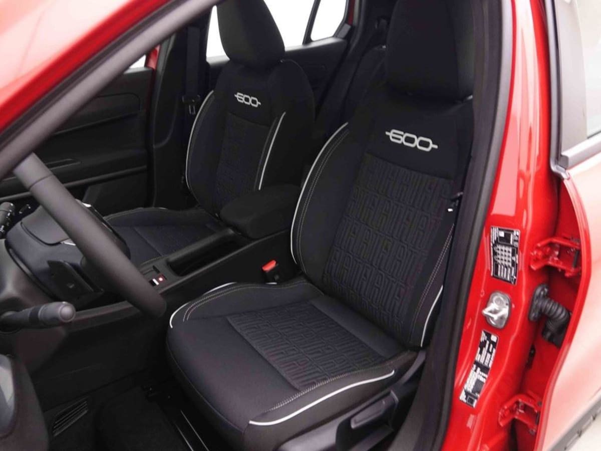 366632_p2 - FIAT - 600 - 2025 - photo 6