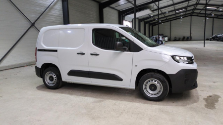 46457_p28 - PEUGEOT - PARTNER - 2025
