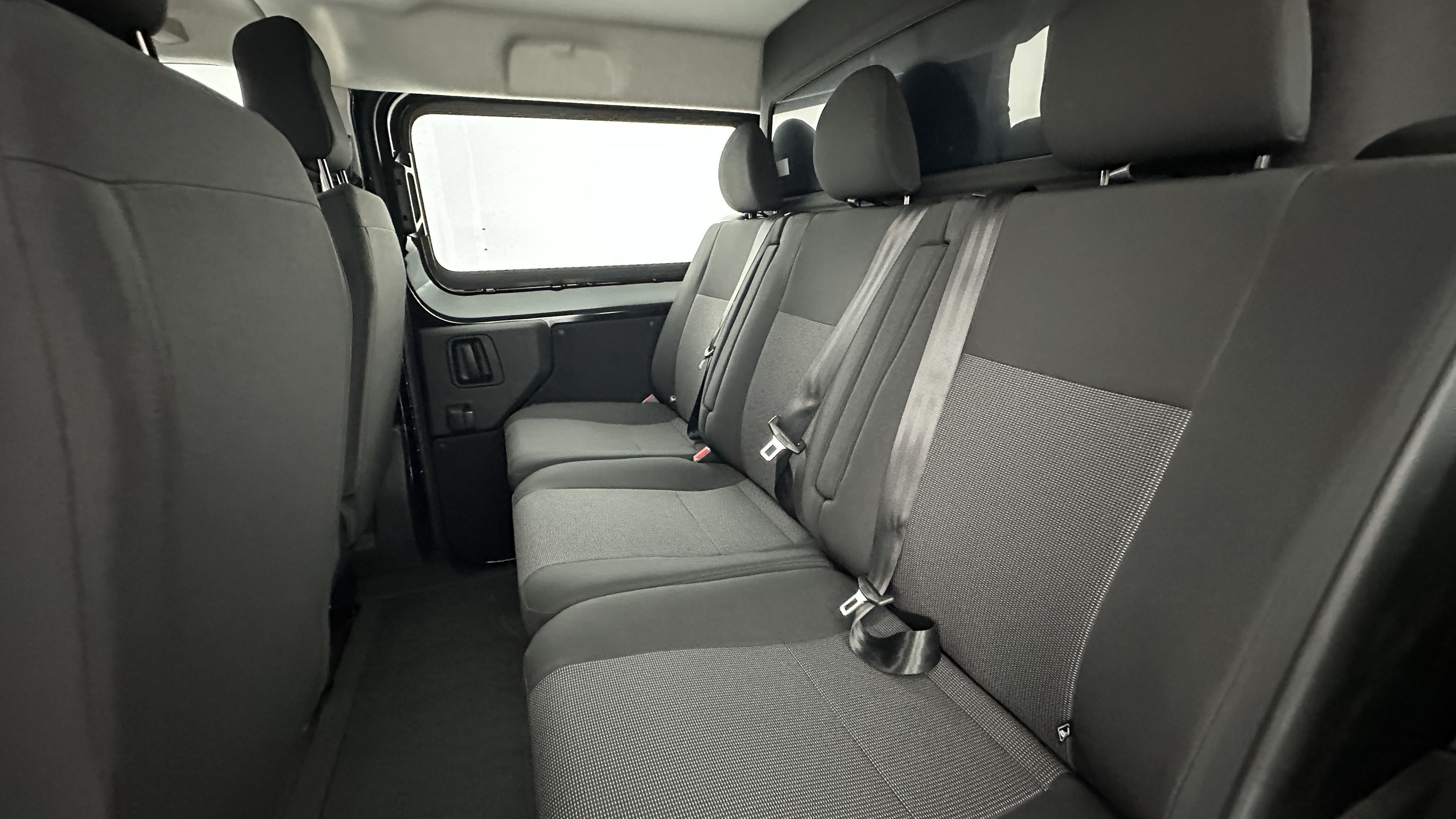 GLI00010630_p53 - PEUGEOT - EXPERT CA - 2025 - photo 8