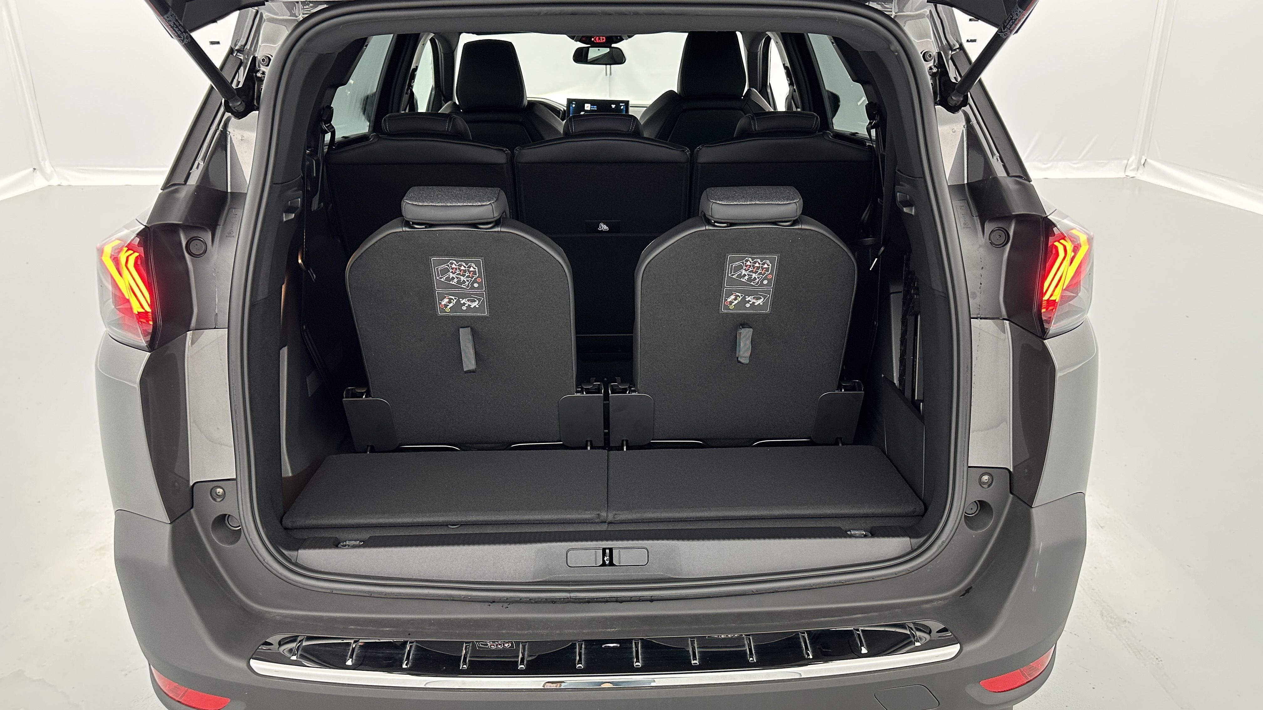 GLI00000612_p53 - PEUGEOT - 5008 - 2024 - photo 11