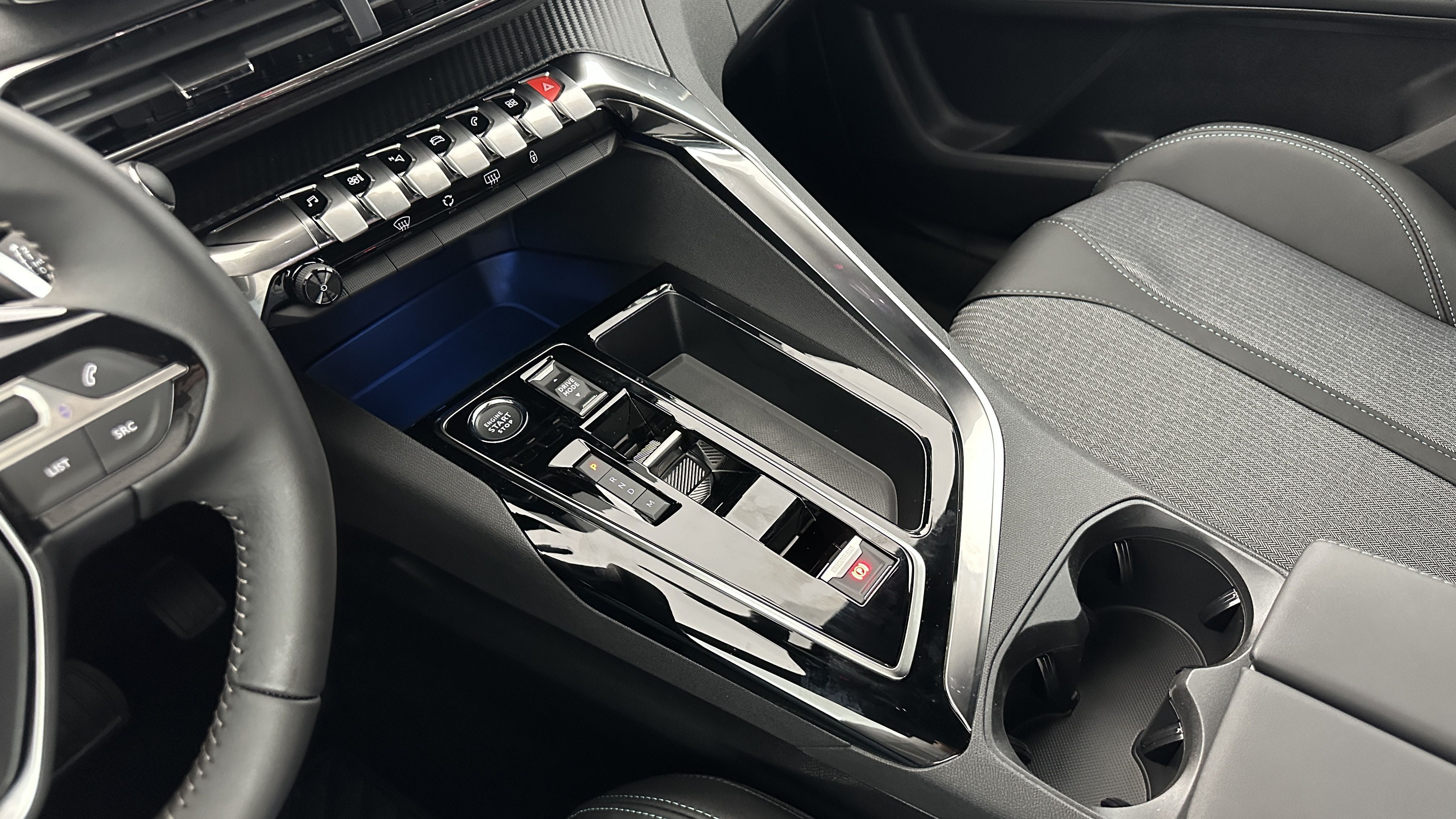 GLI00000612_p53 - PEUGEOT - 5008 - 2024 - photo 18