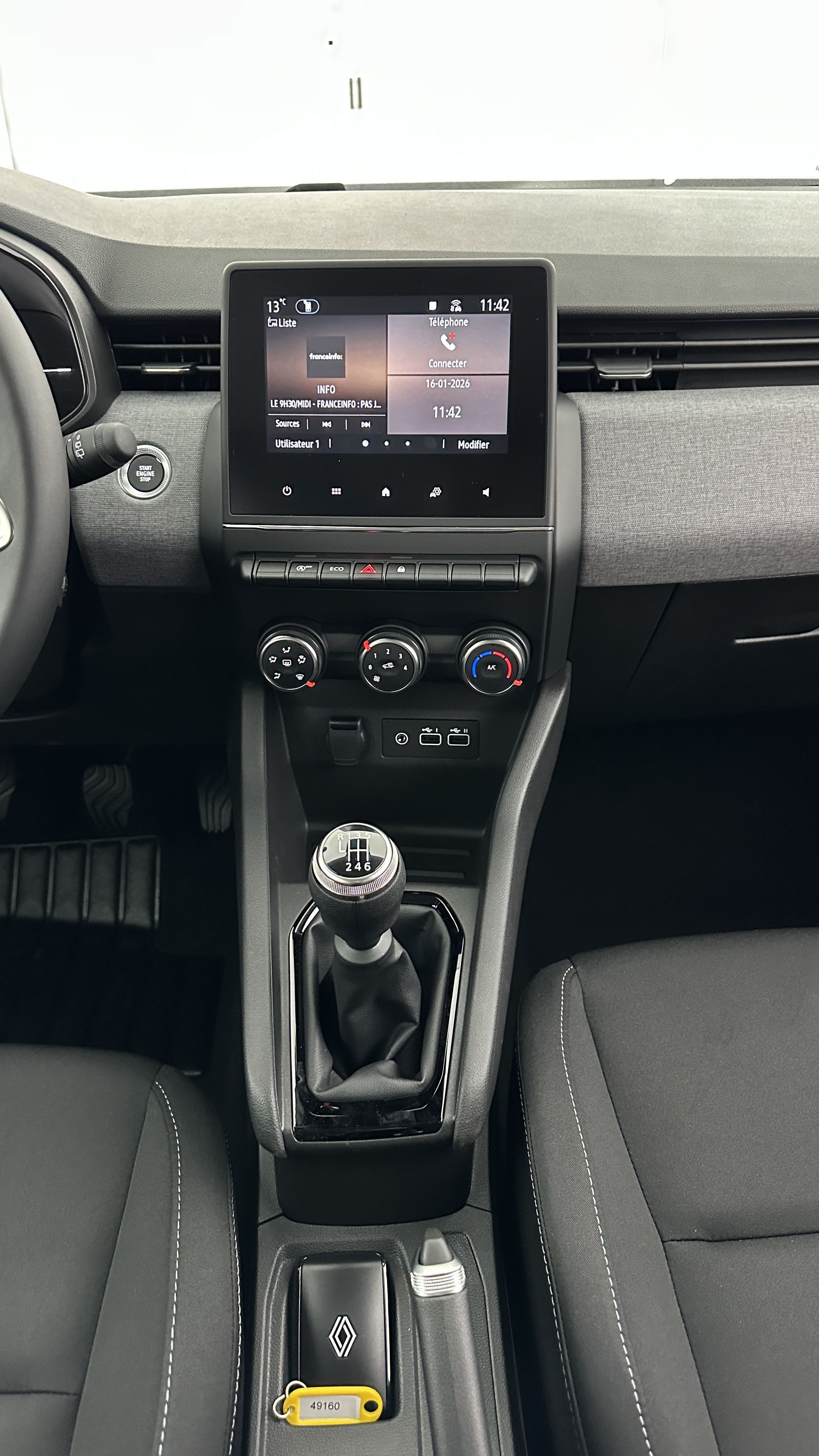 GLI00010434_p53 - RENAULT - CLIO - 2025 - photo 16